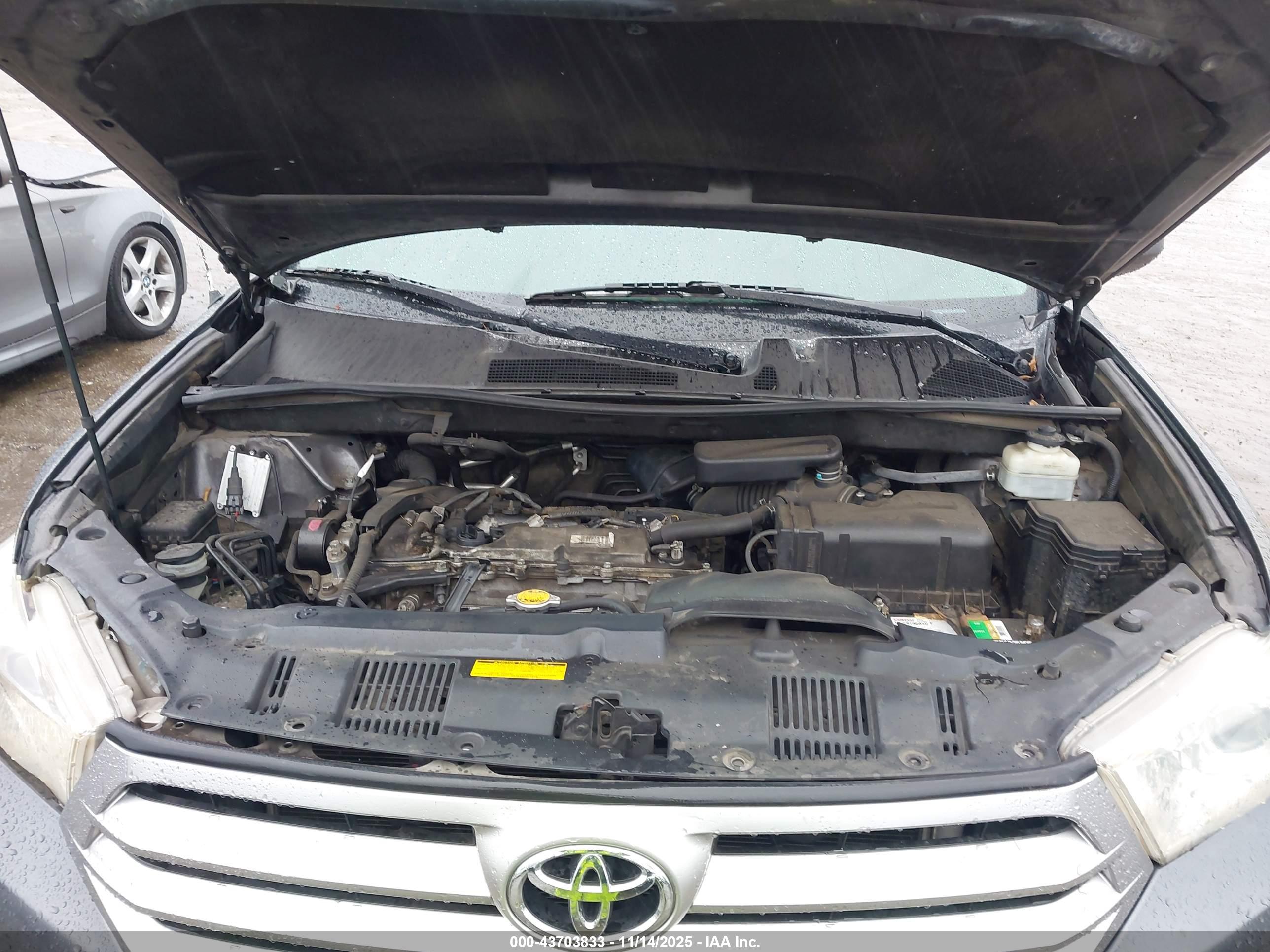 TOYOTA HIGHLANDER image 10