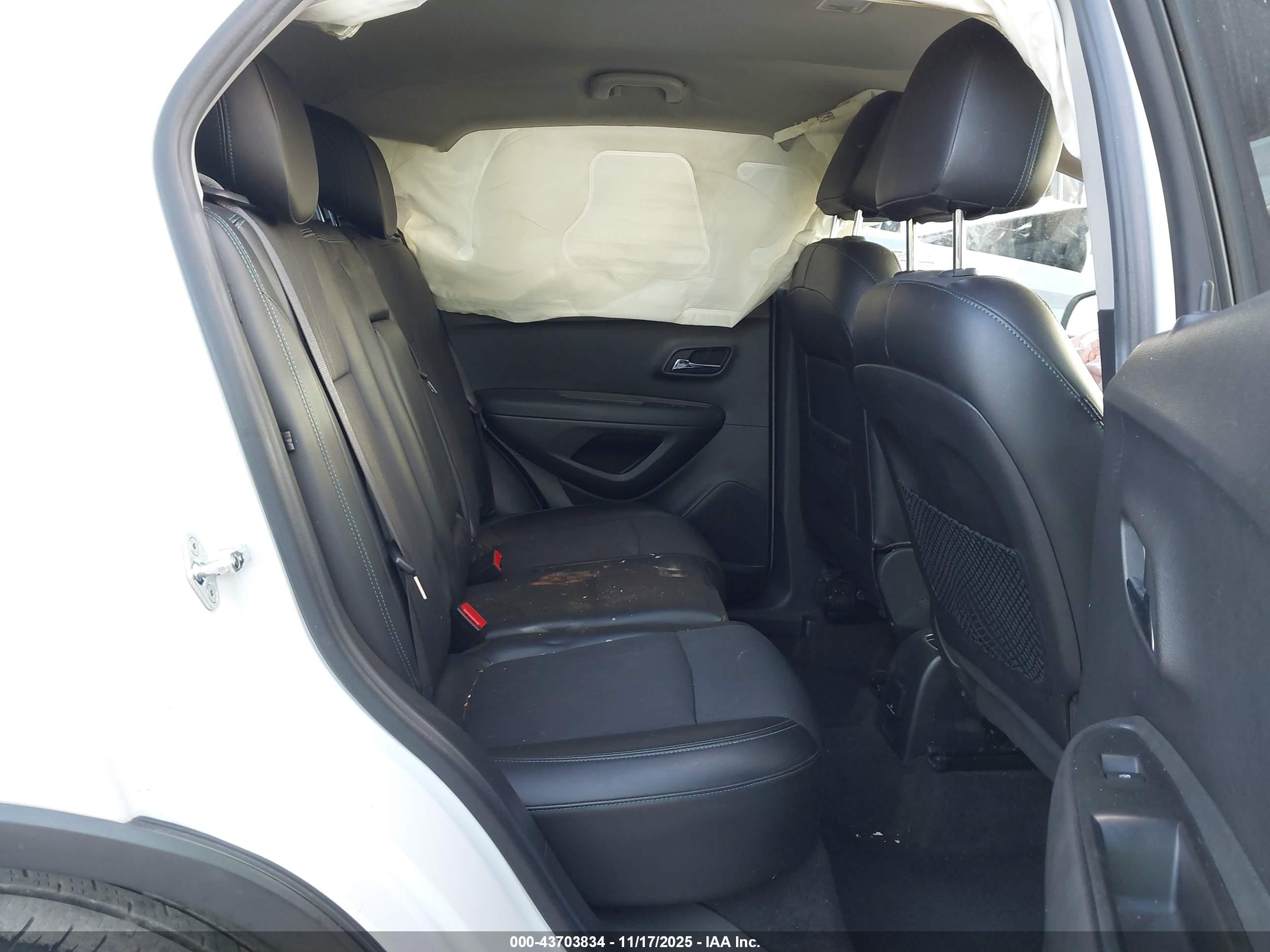 CHEVROLET TRAX image 8