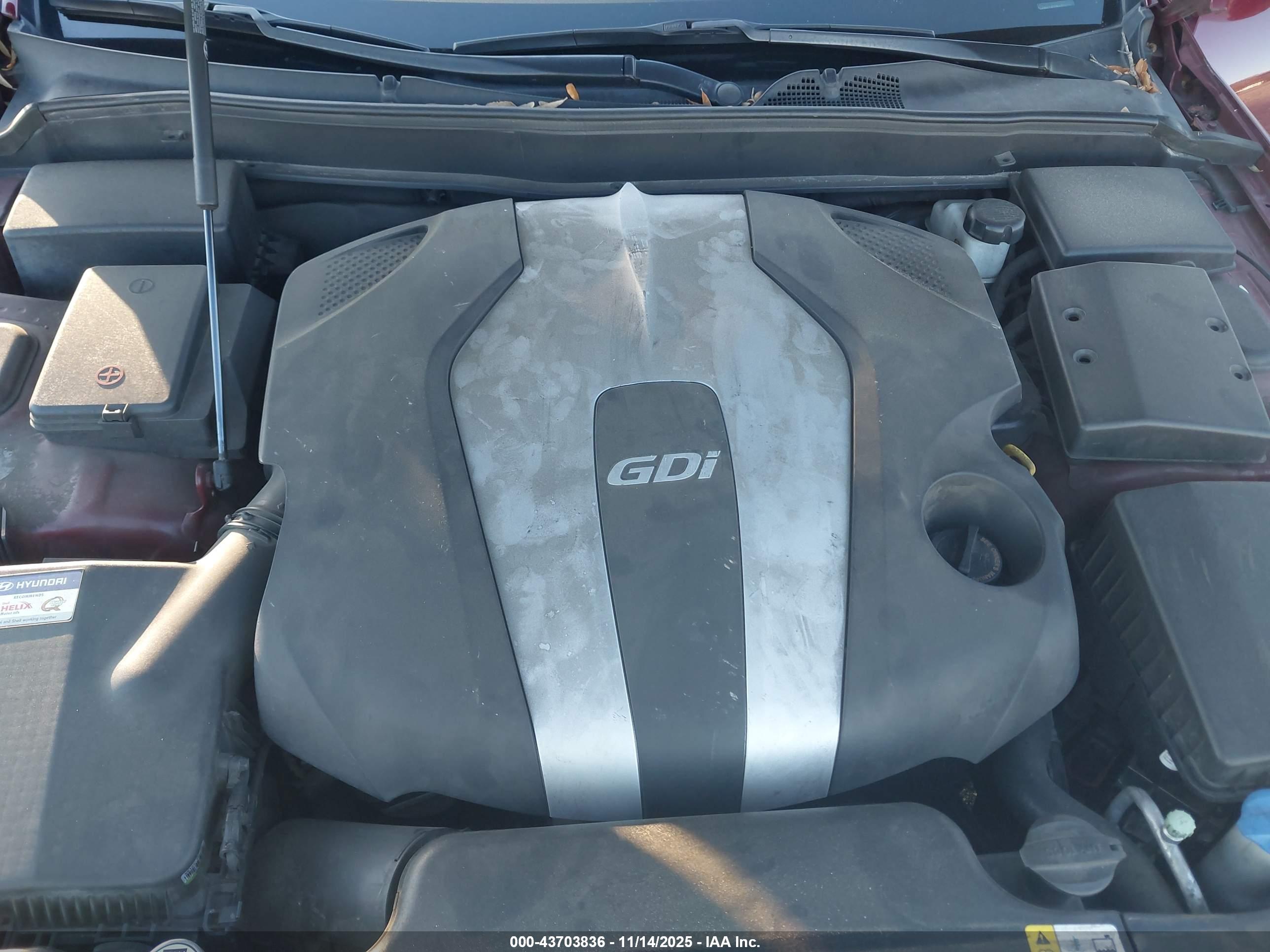 HYUNDAI GENESIS image 10
