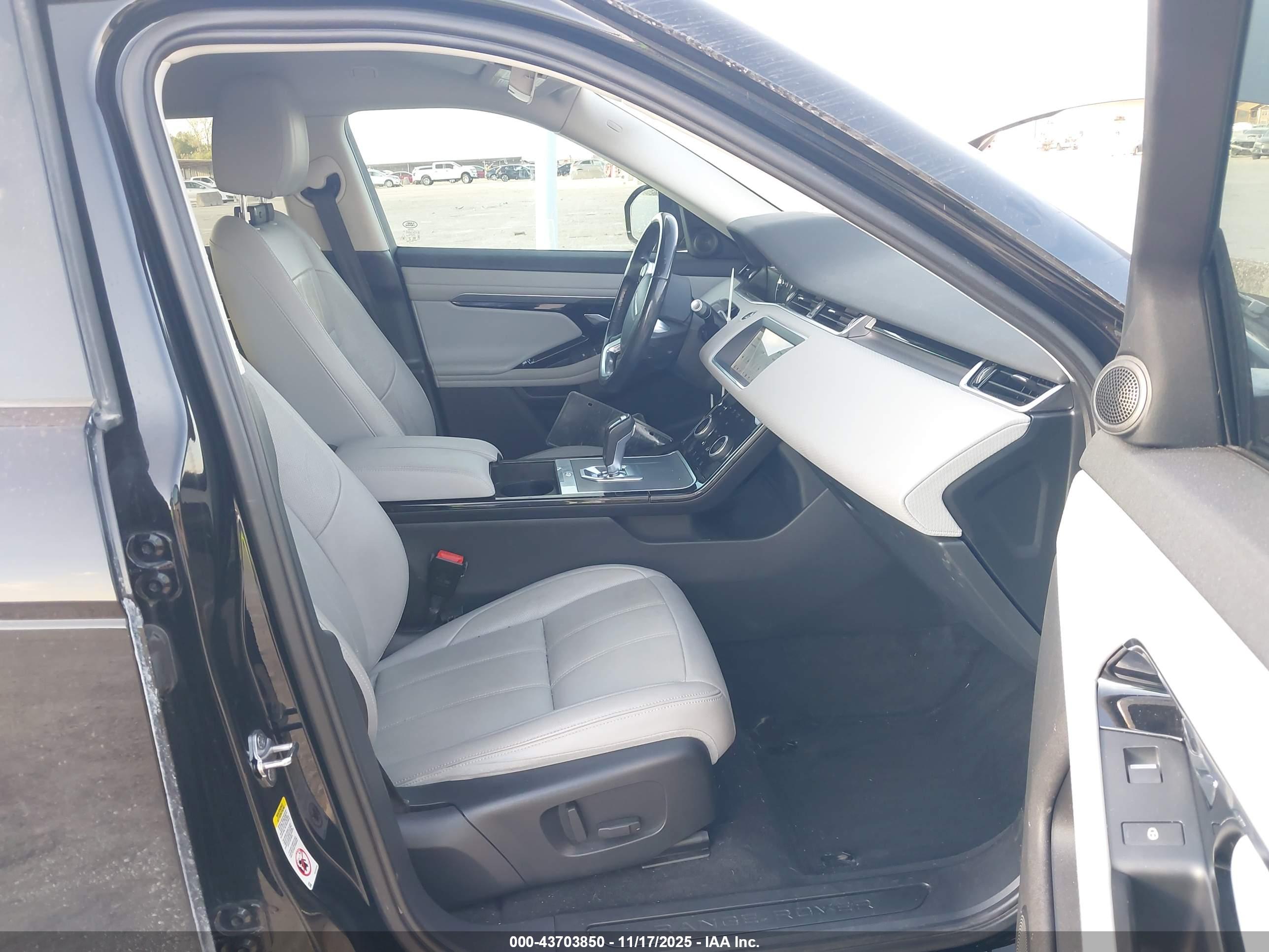 LAND ROVER image 5