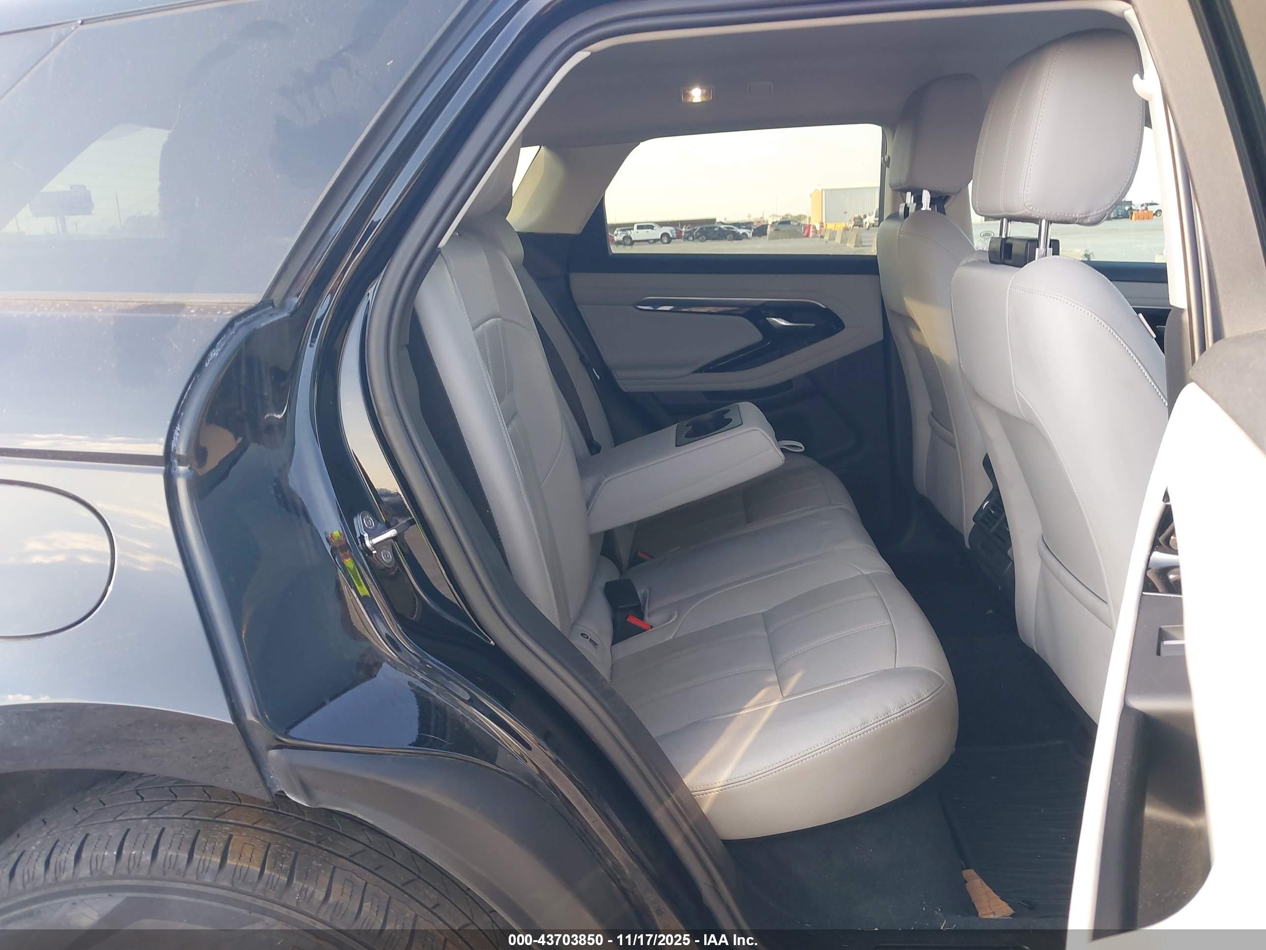 LAND ROVER image 8