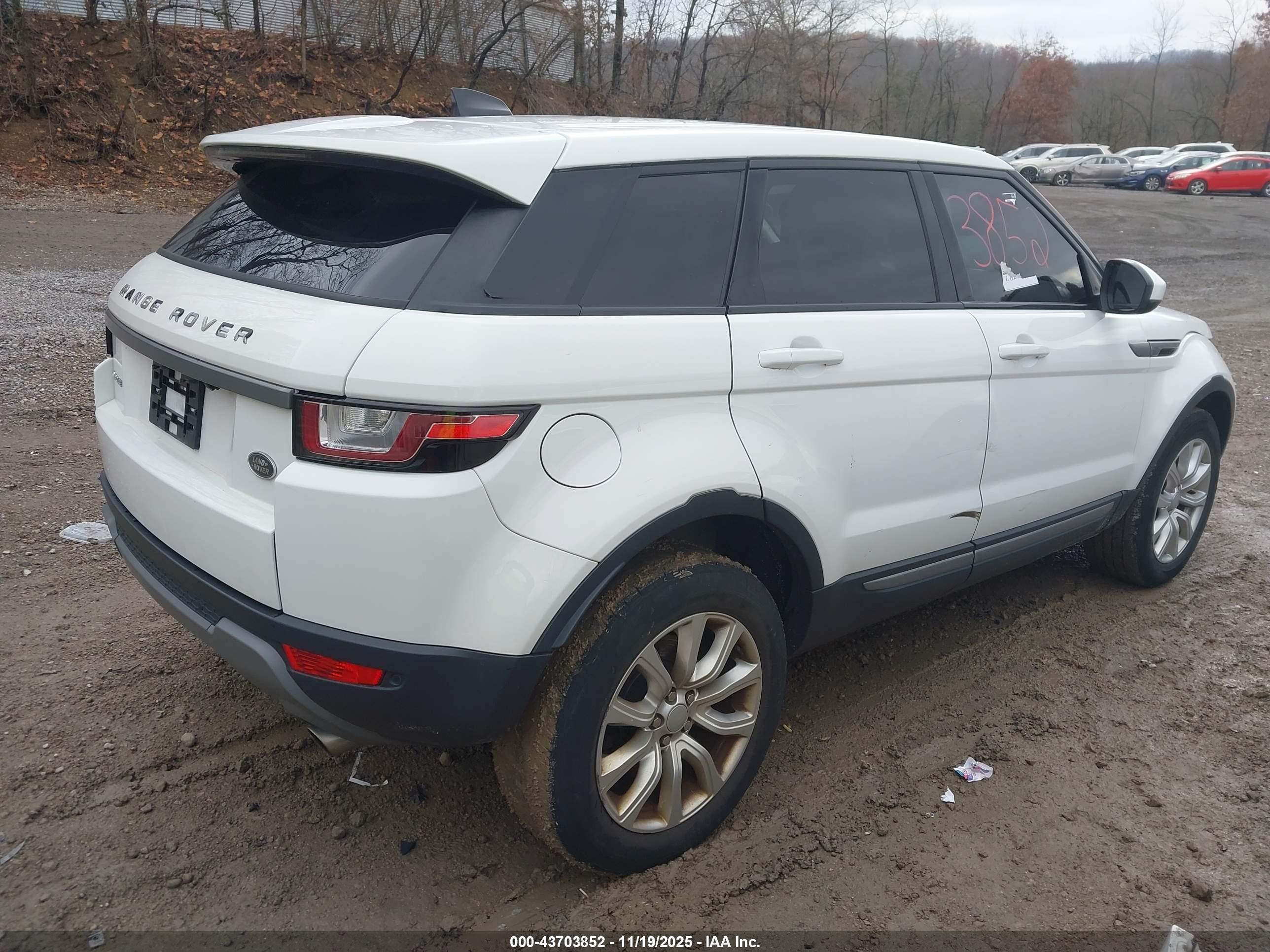 LAND ROVER image 4