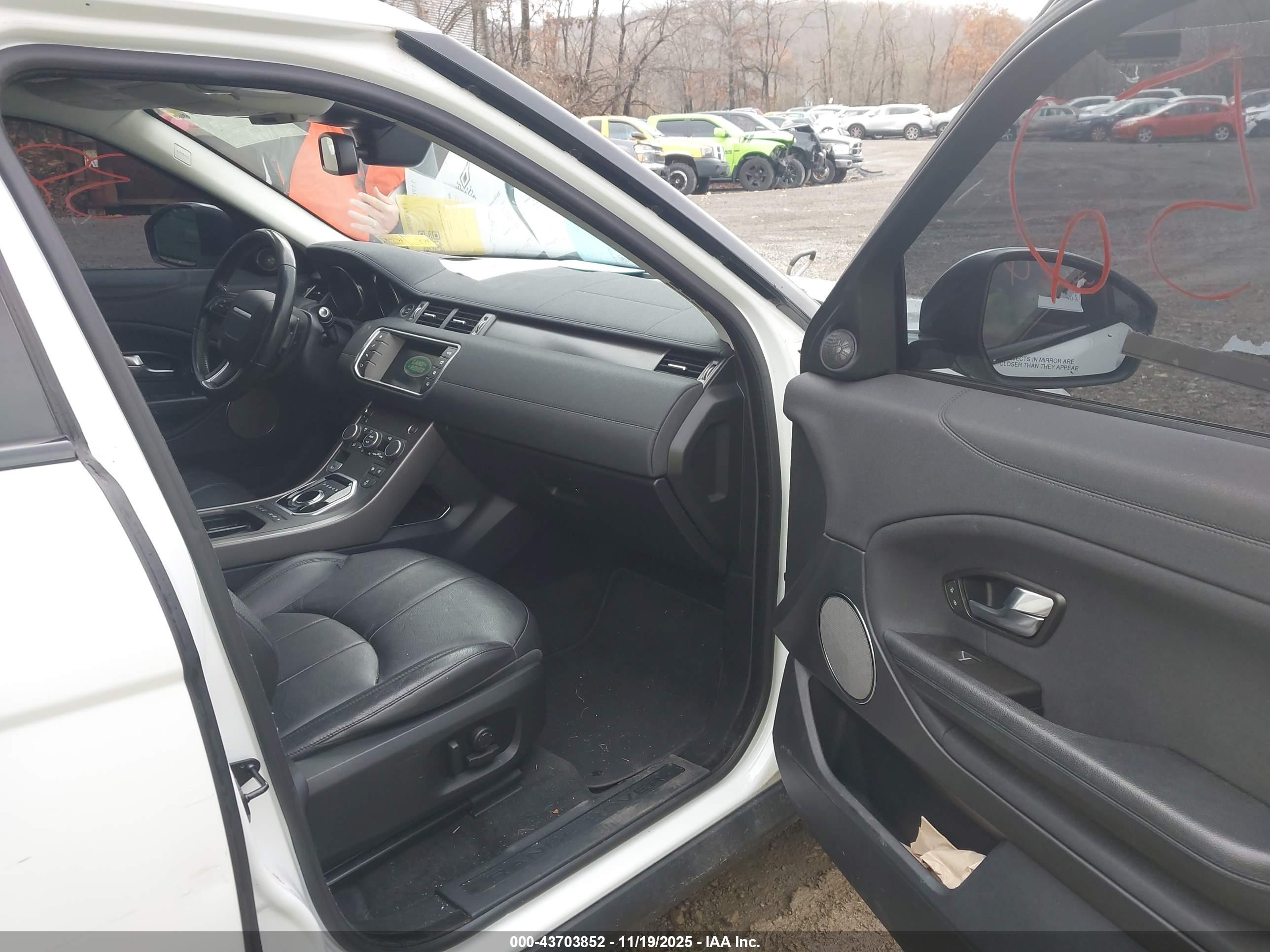 LAND ROVER image 5