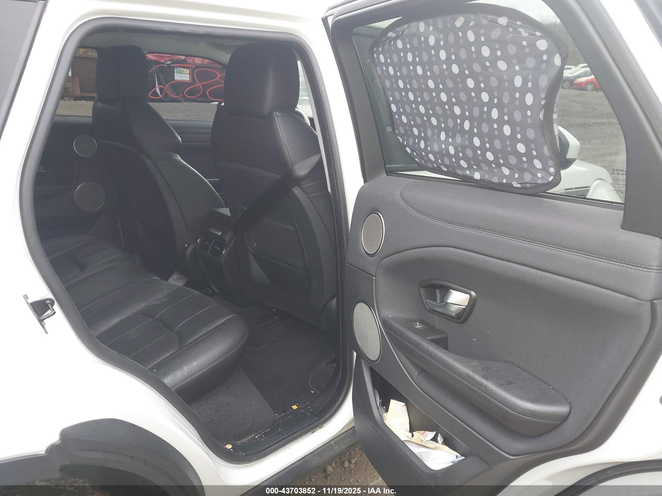 LAND ROVER image 8