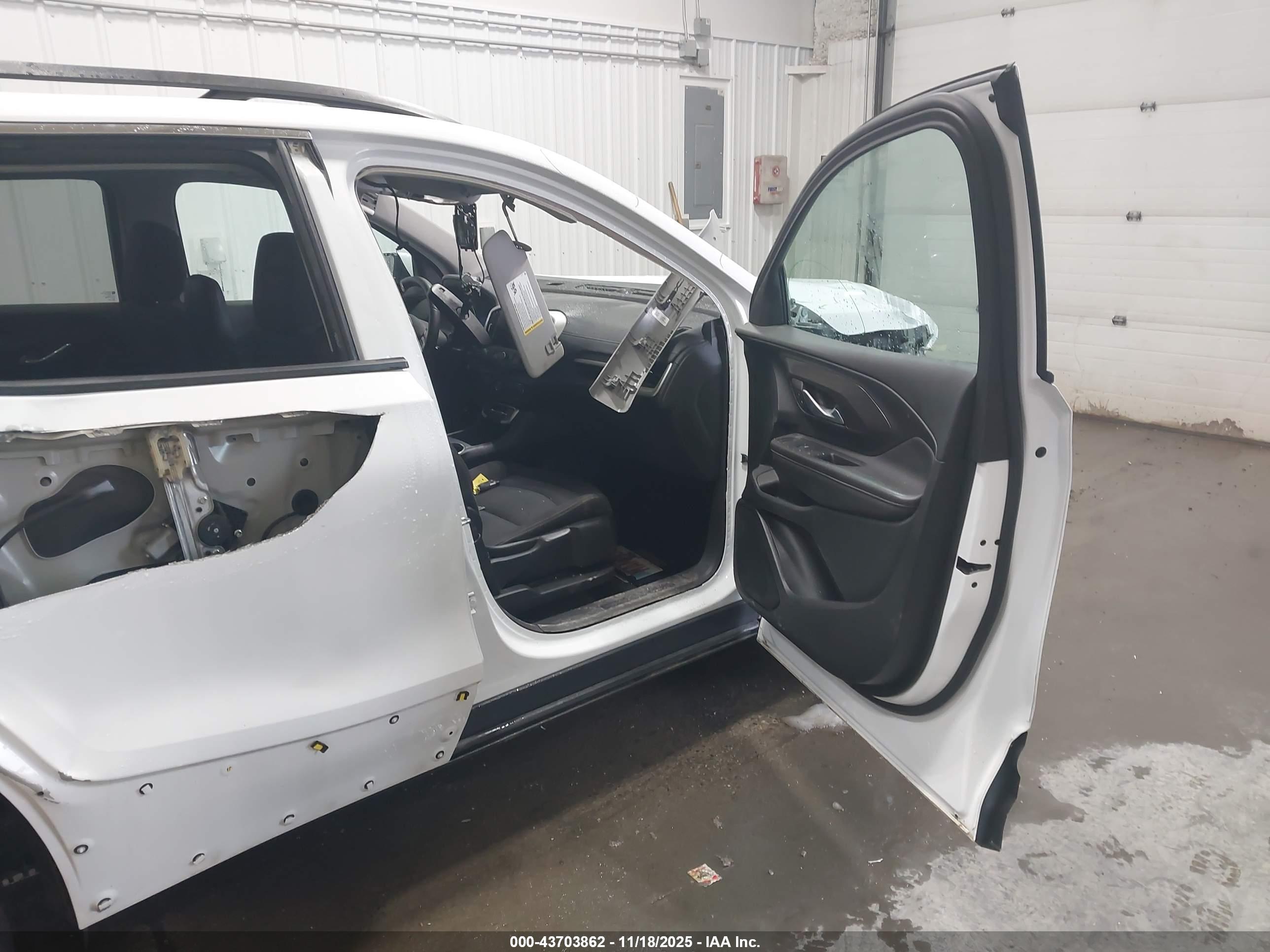 GMC TERRAIN image 5