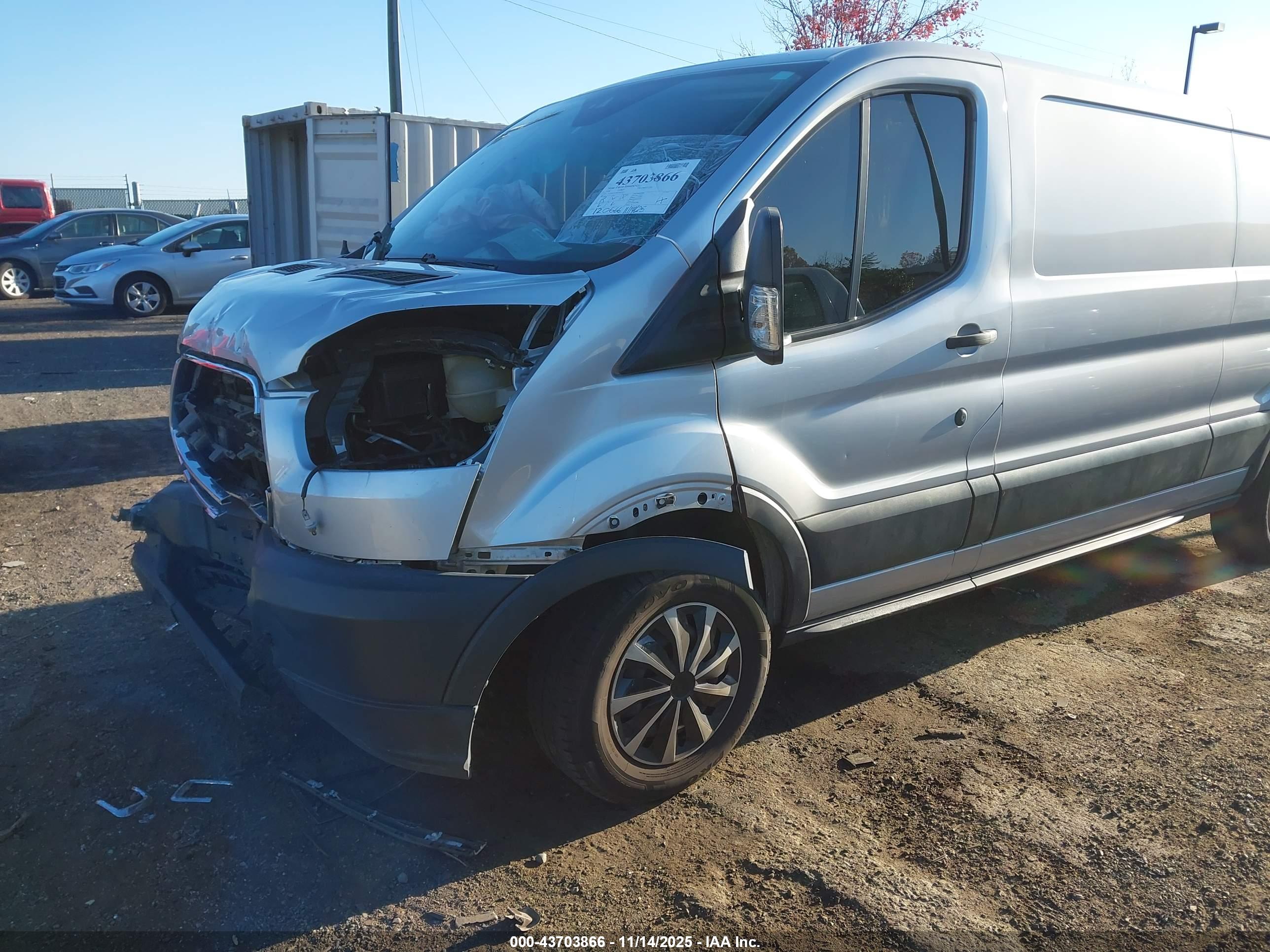 FORD TRANSIT-250 image 2