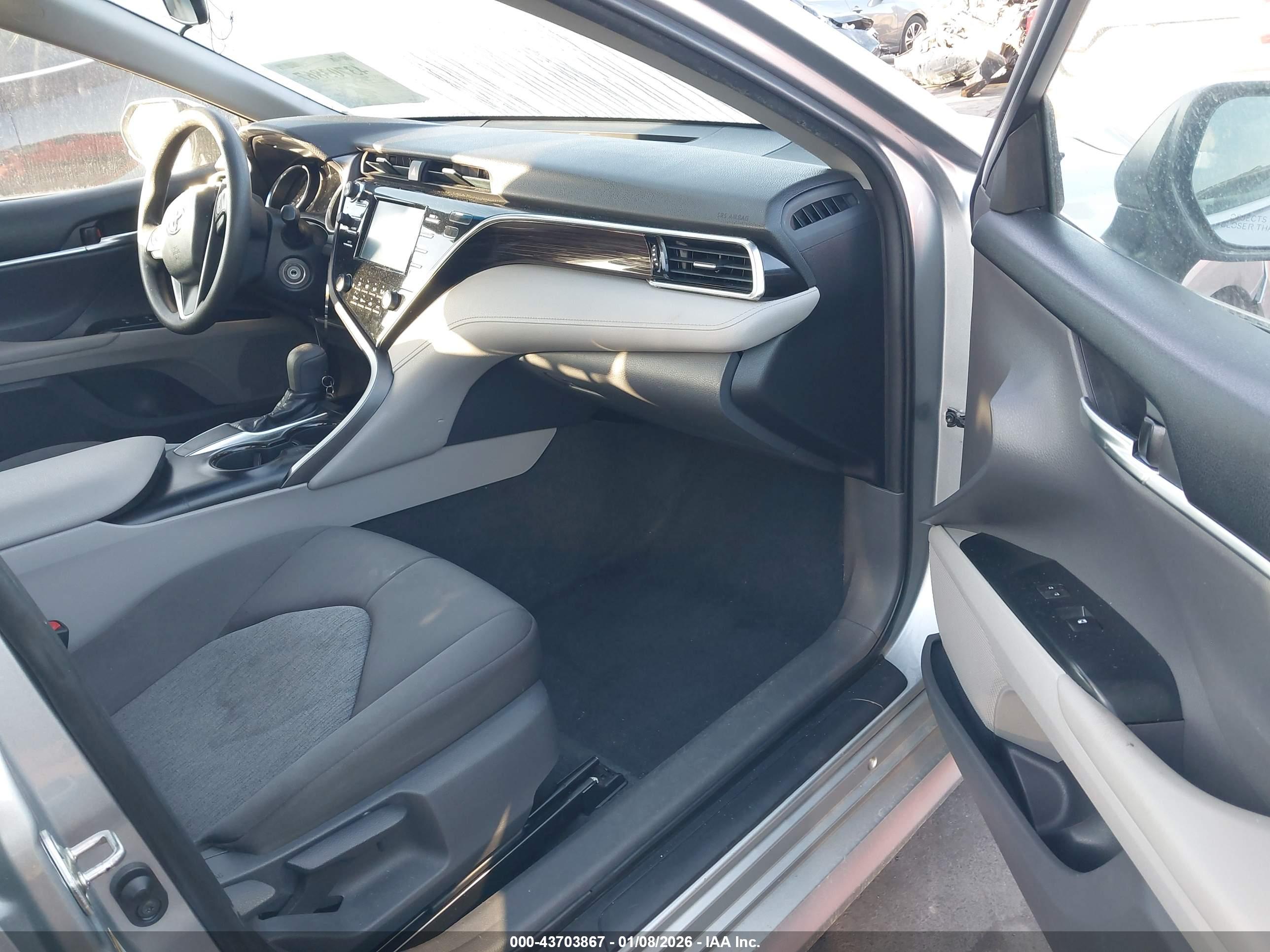 TOYOTA CAMRY image 5