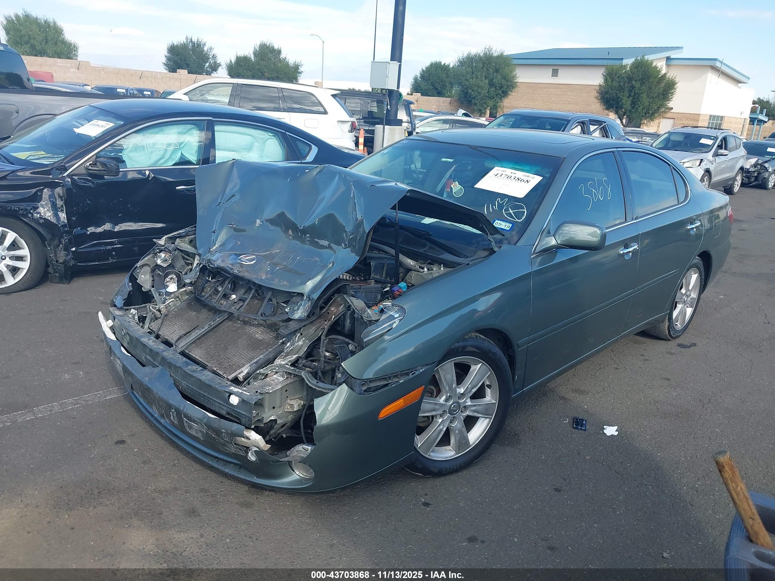 LEXUS ES image 2