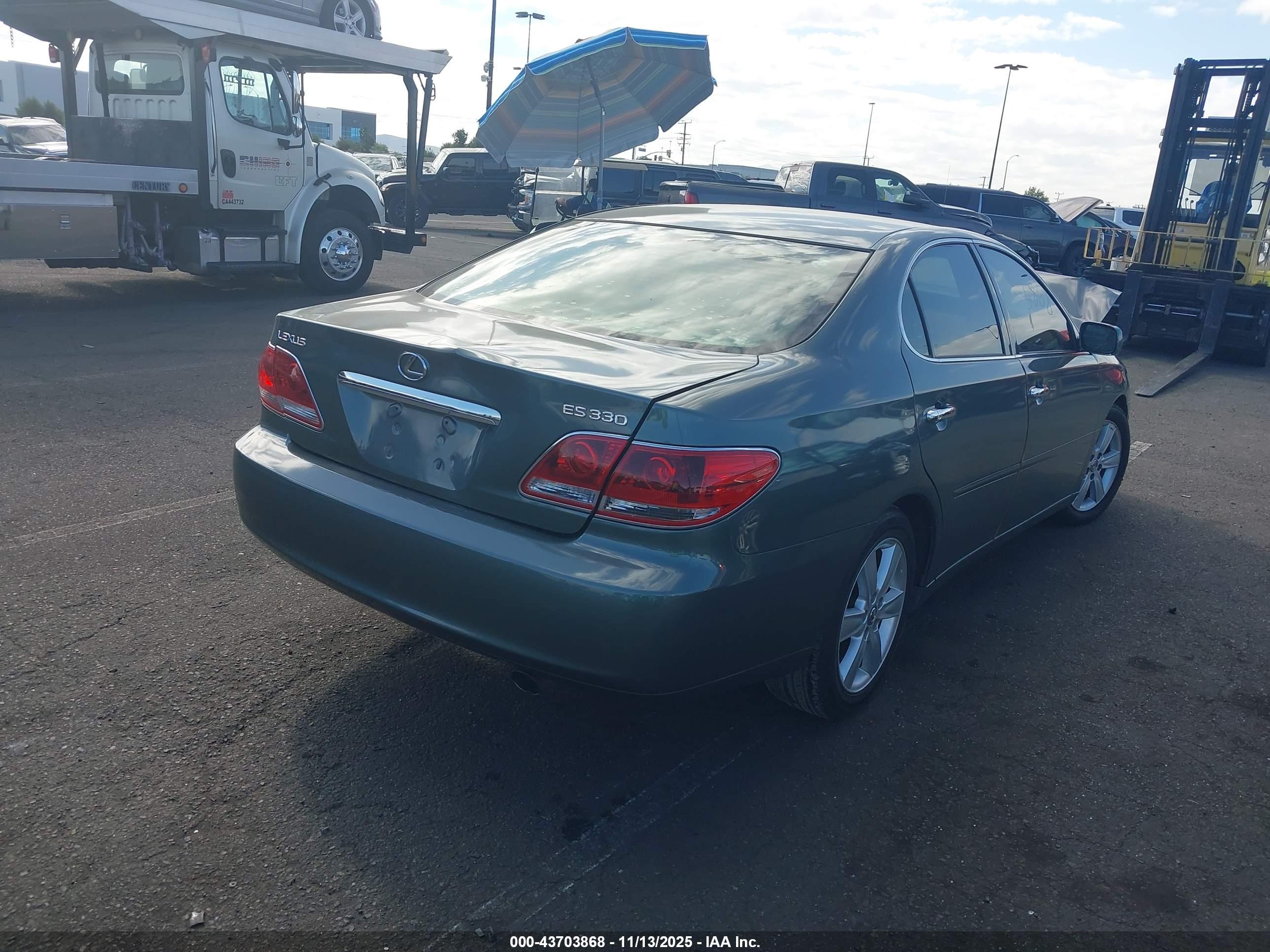 LEXUS ES image 4