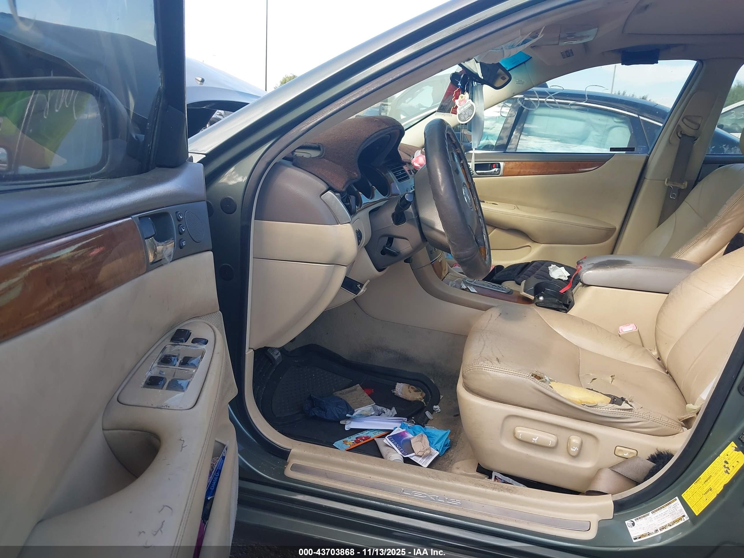 LEXUS ES image 5