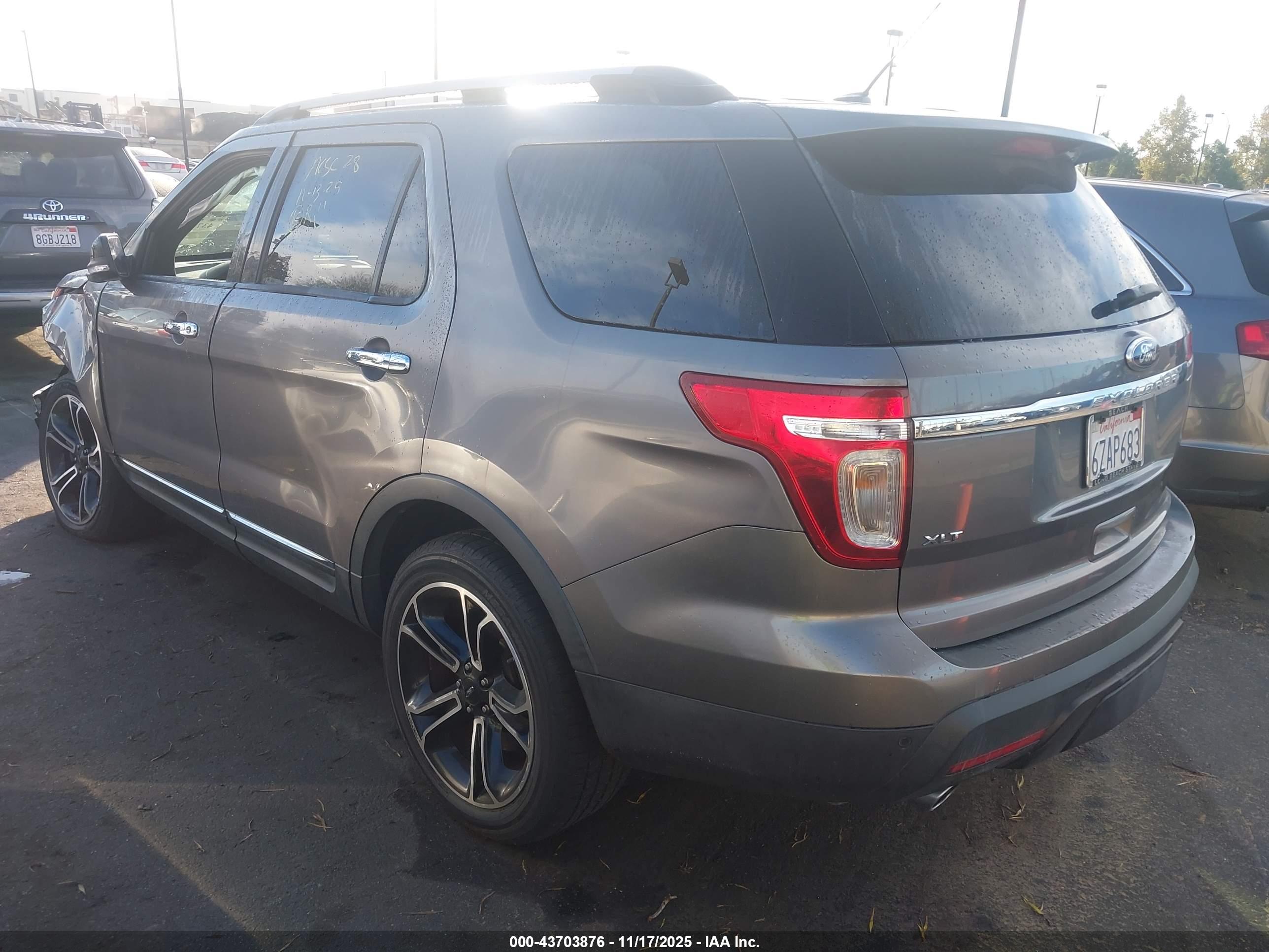 FORD EXPLORER image 3