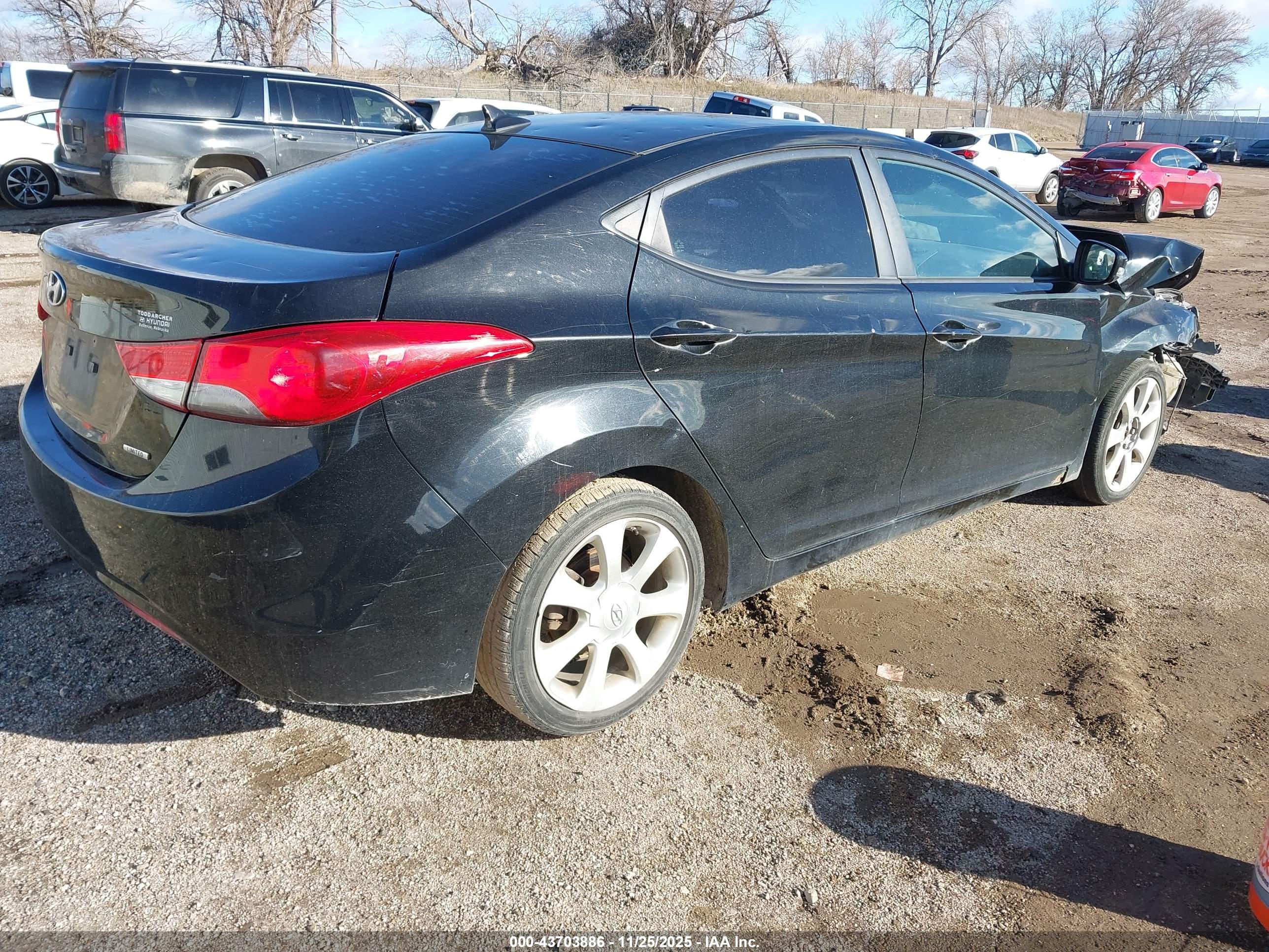 HYUNDAI ELANTRA image 4
