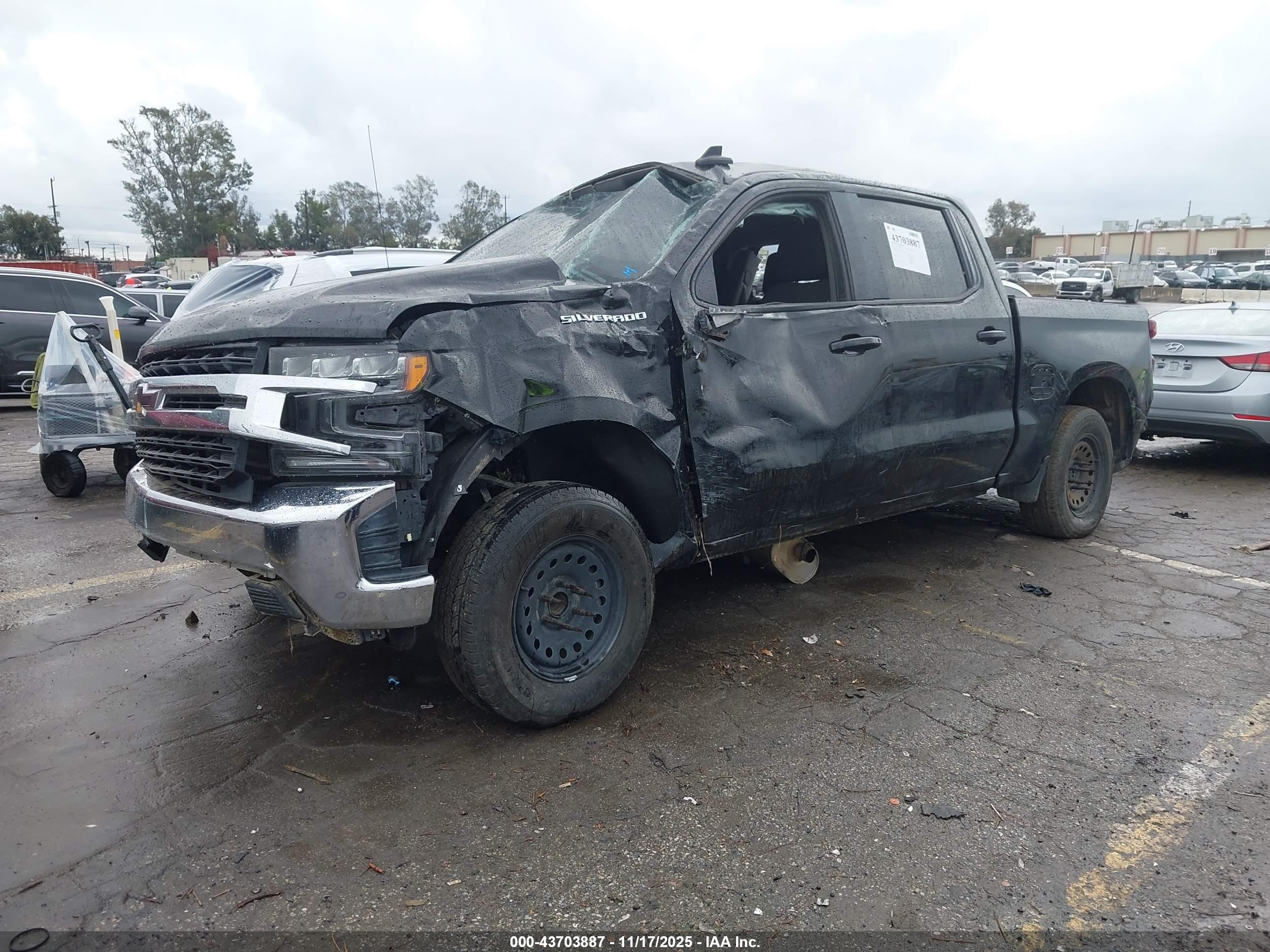 CHEVROLET SILVERADO image 2