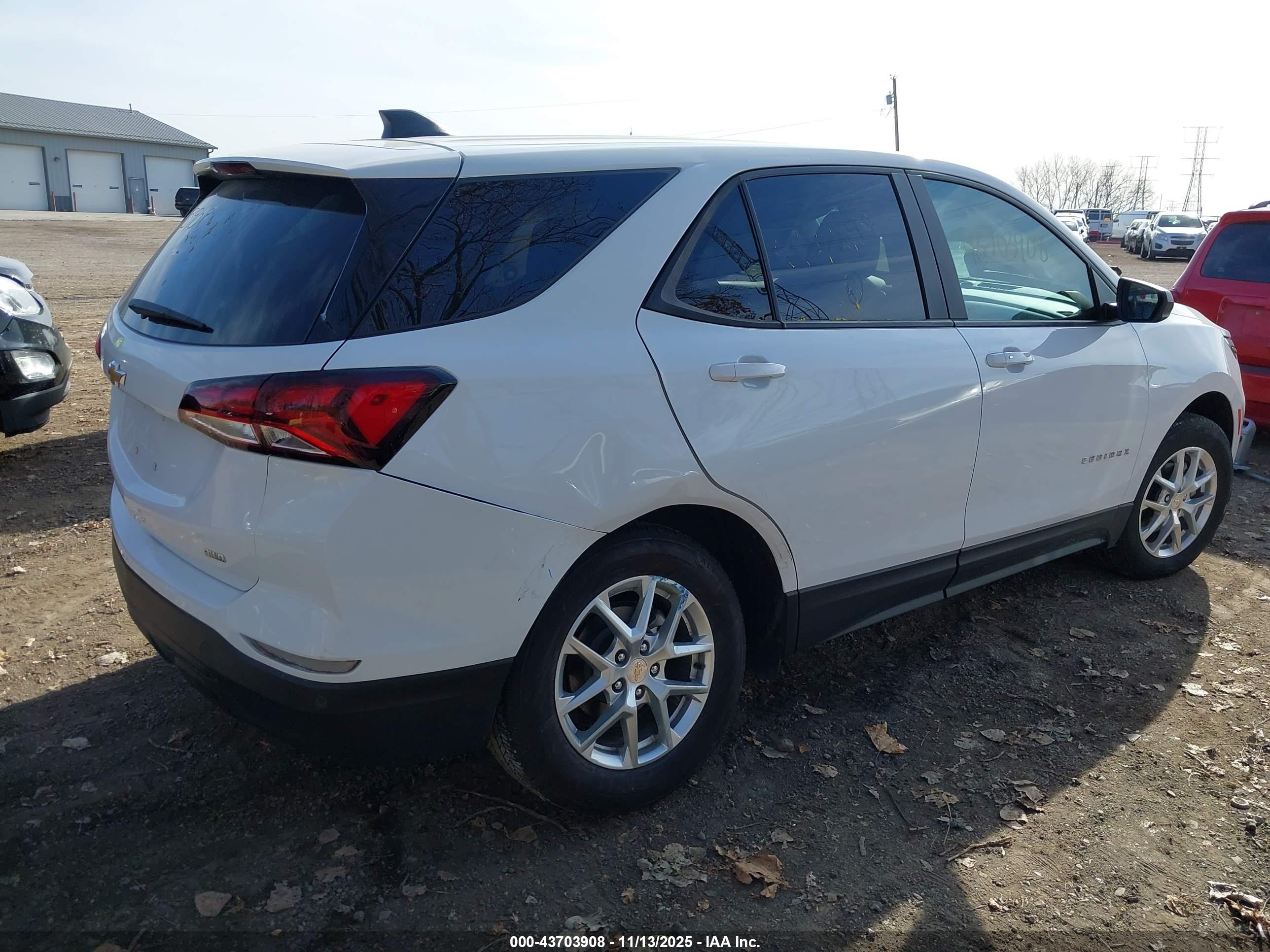 CHEVROLET EQUINOX image 6