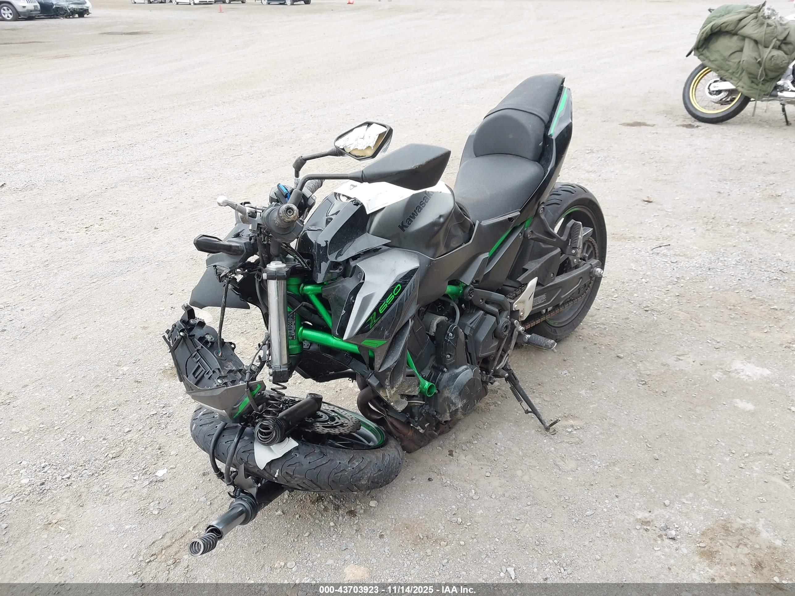 KAWASAKI ER650 image 2