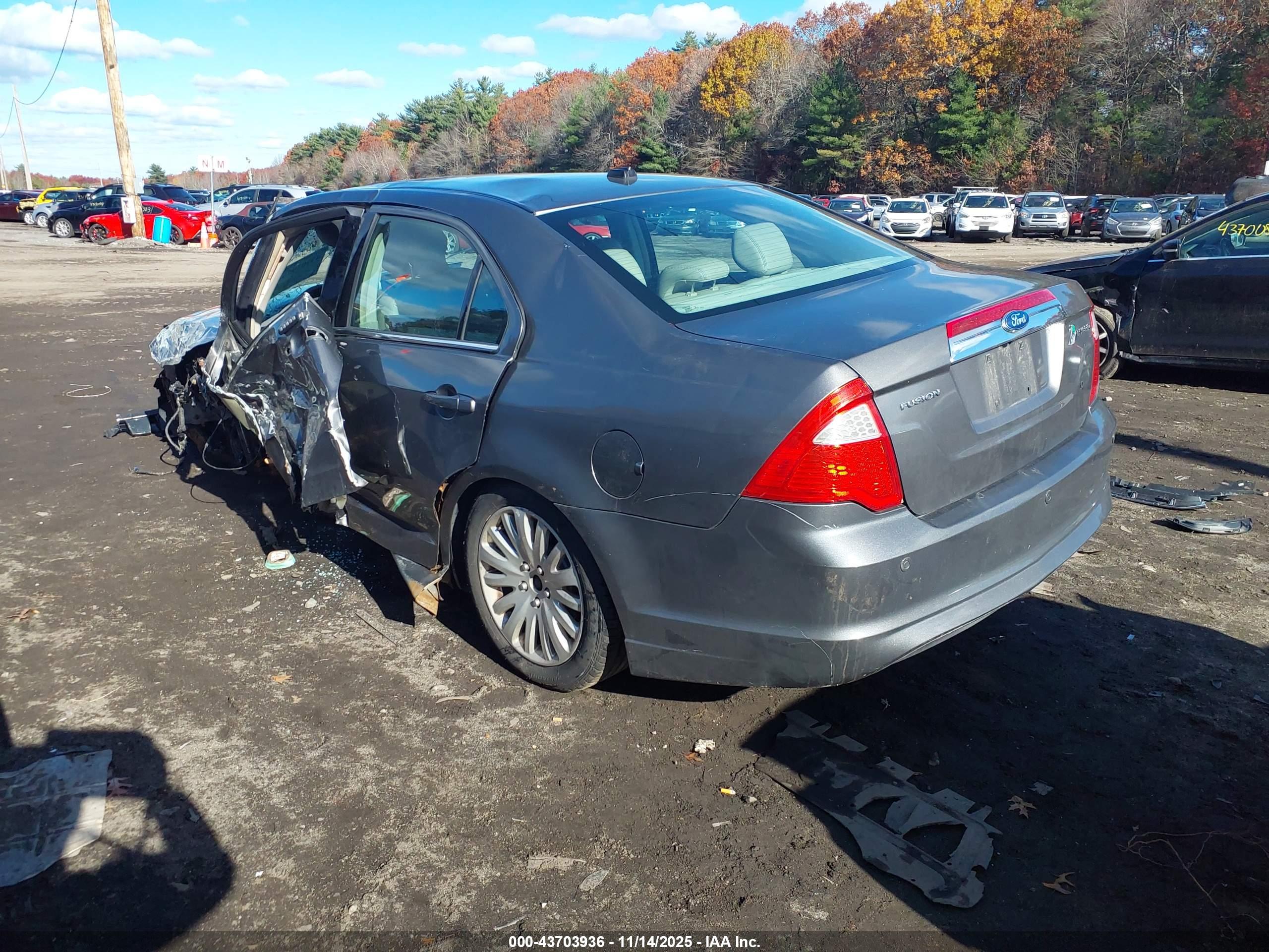 FORD FUSION image 3