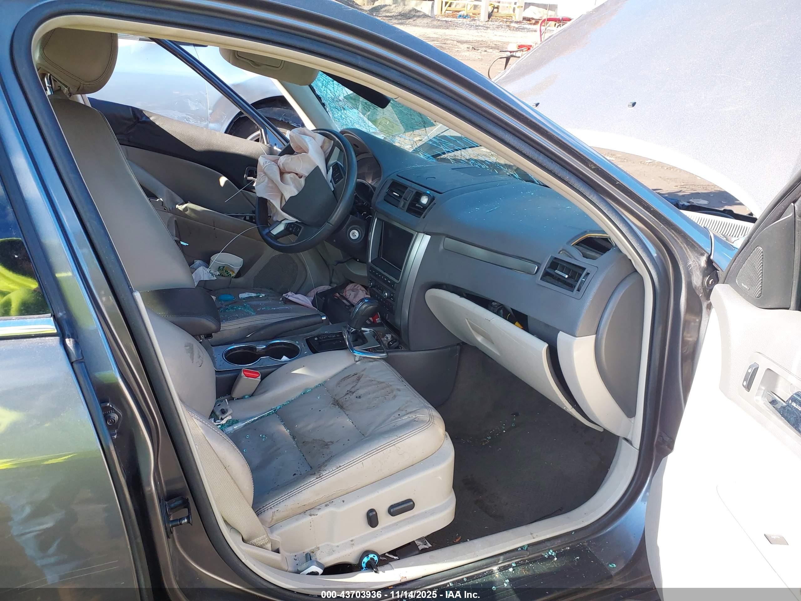 FORD FUSION image 5