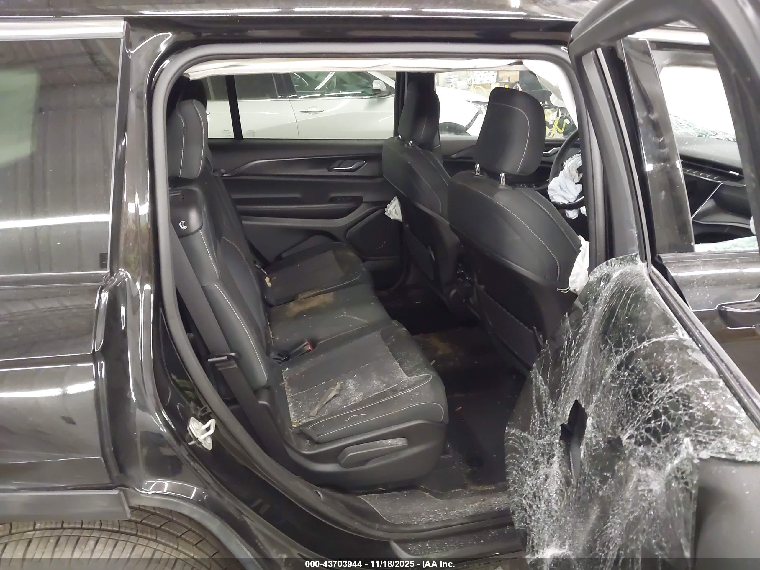 JEEP GRAND image 8