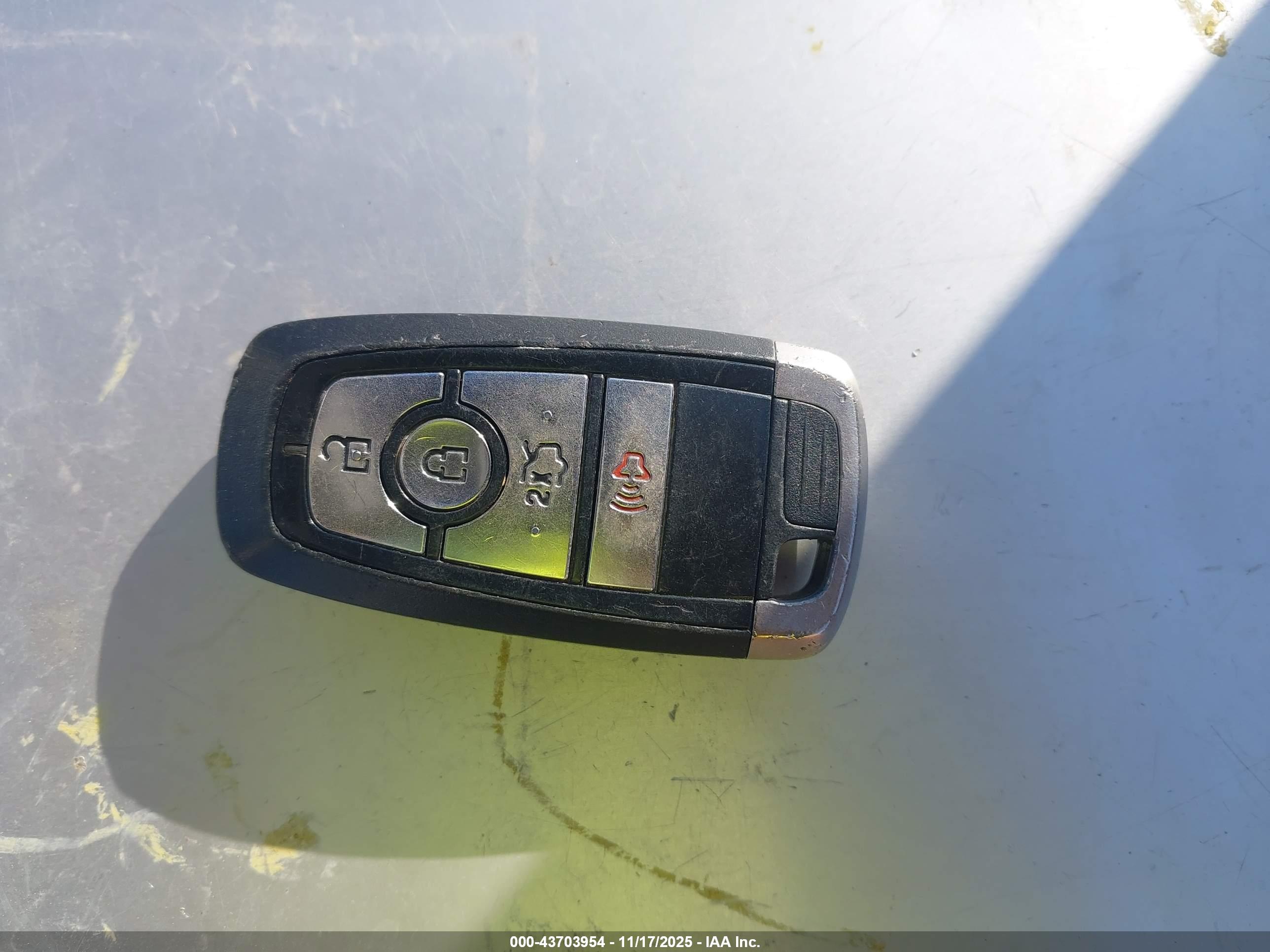 FORD FUSION image 11