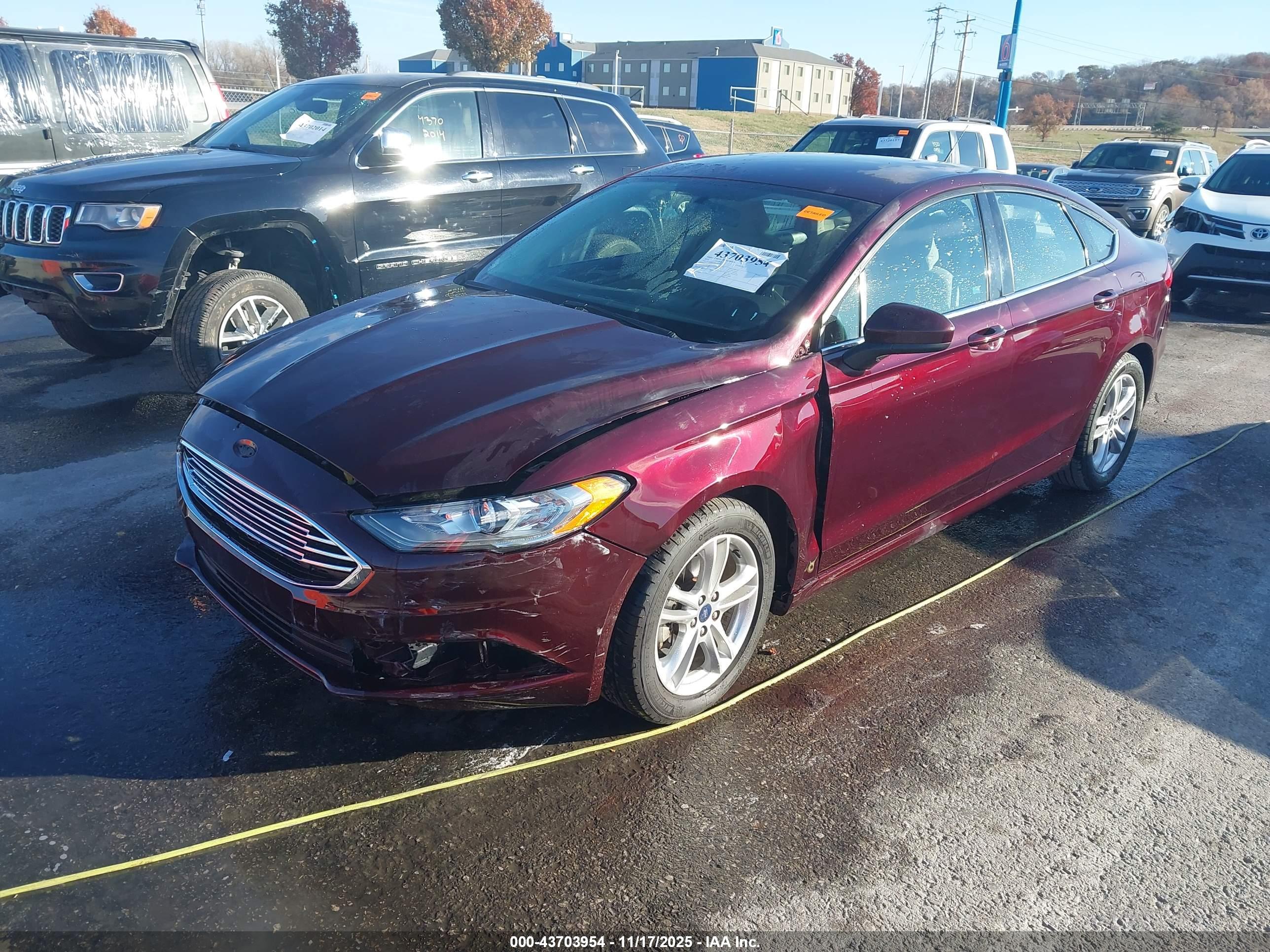 FORD FUSION image 2