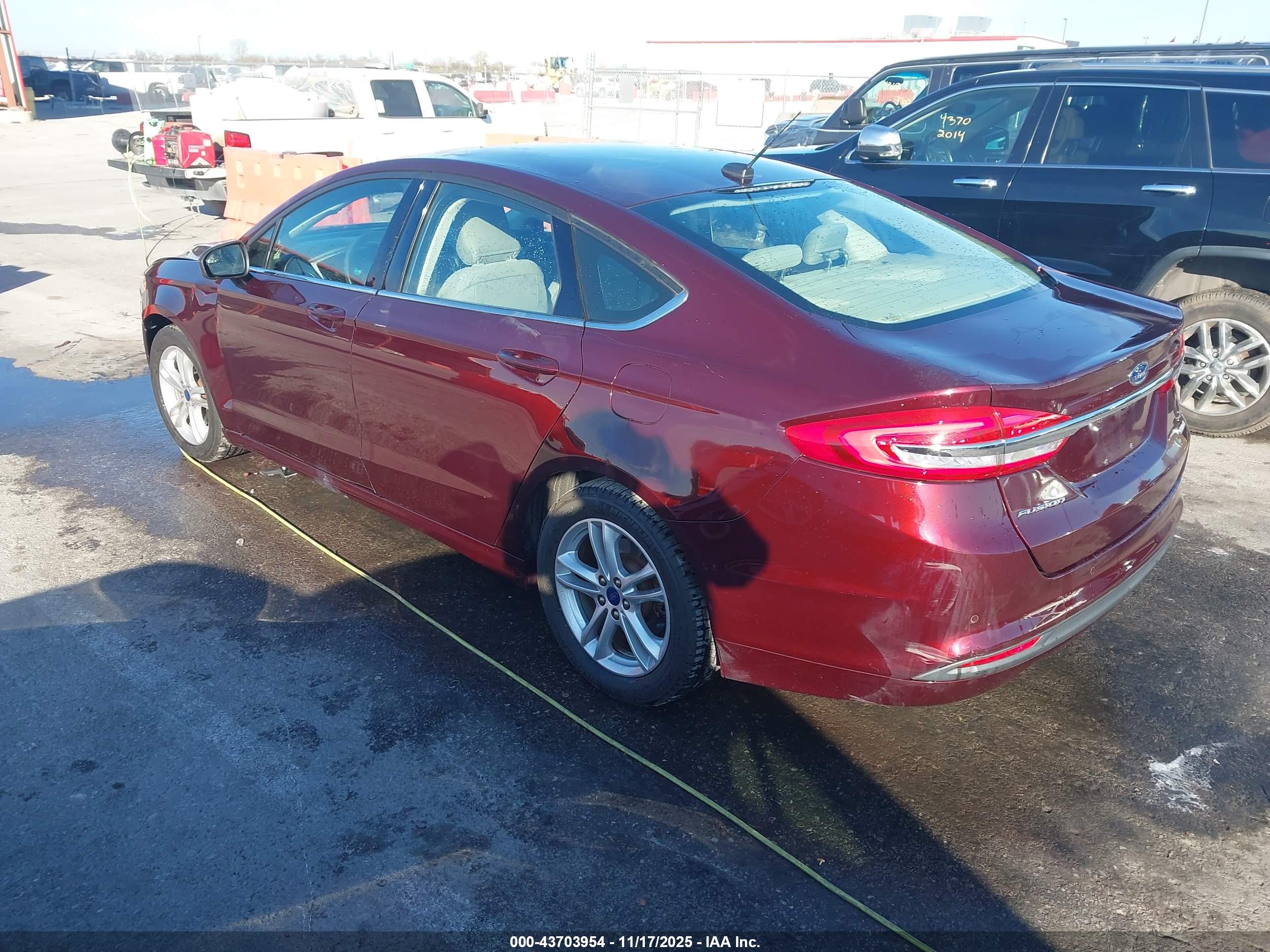 FORD FUSION image 3