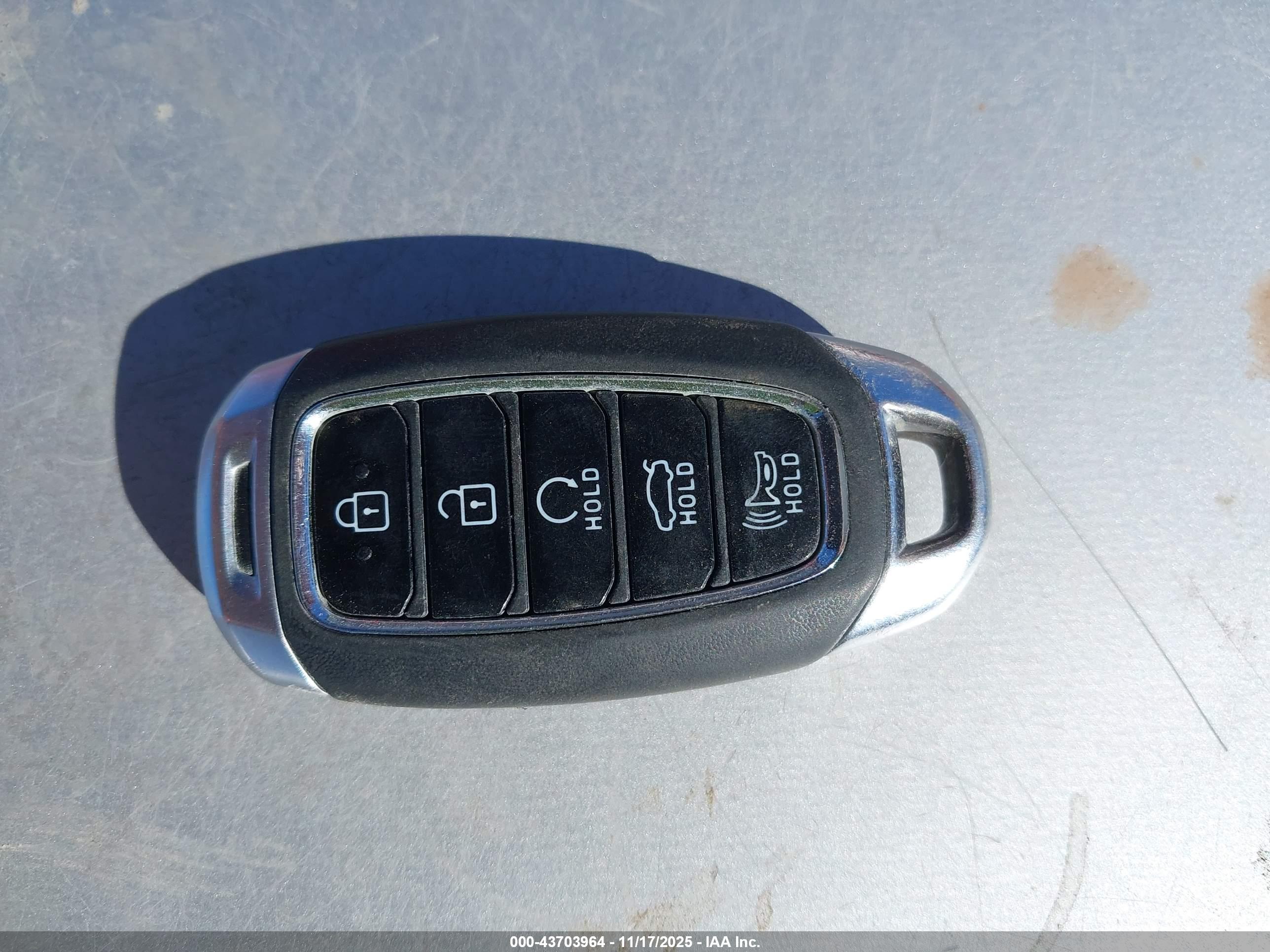 HYUNDAI ELANTRA image 11