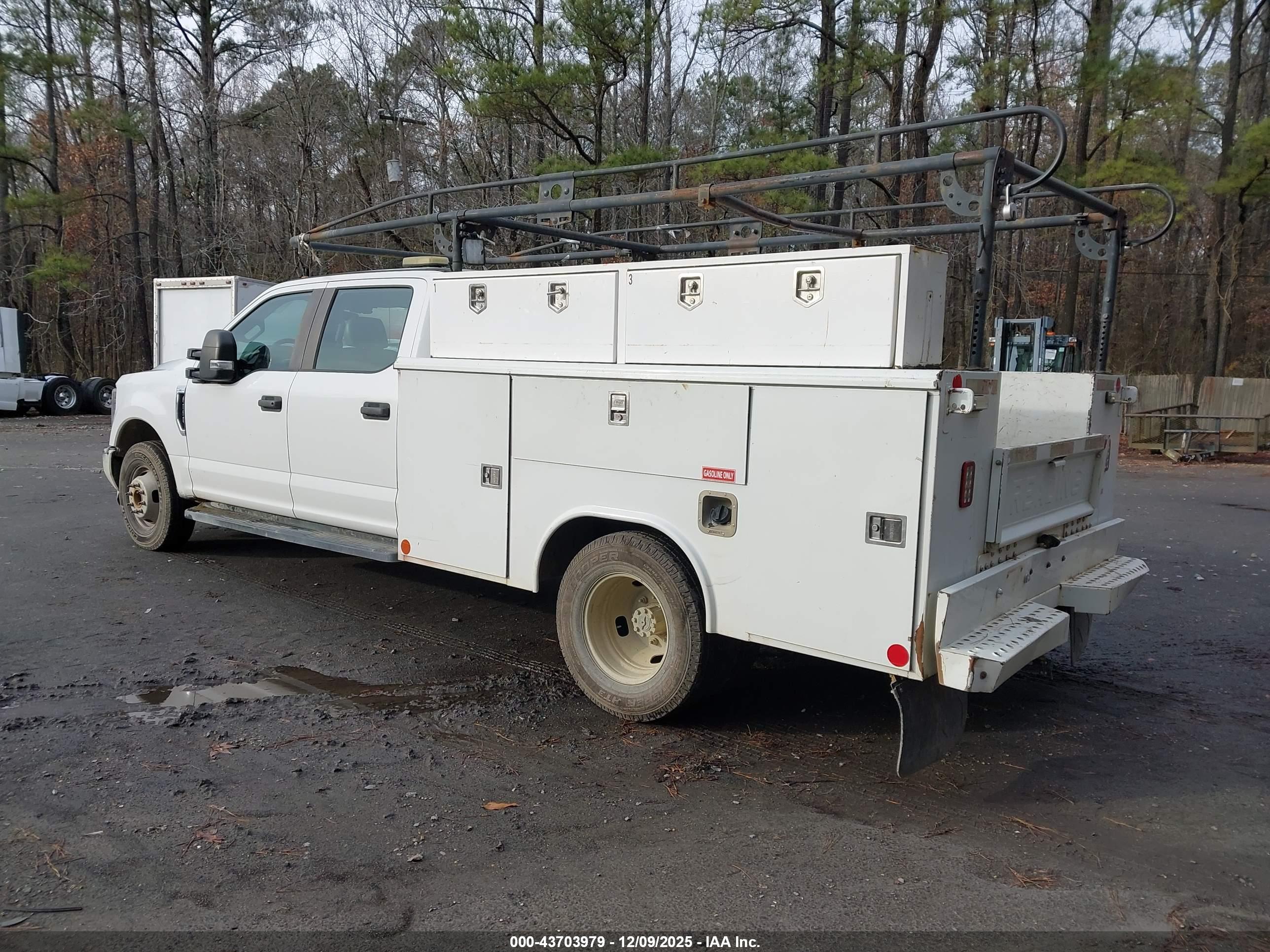 FORD F-350 image 3