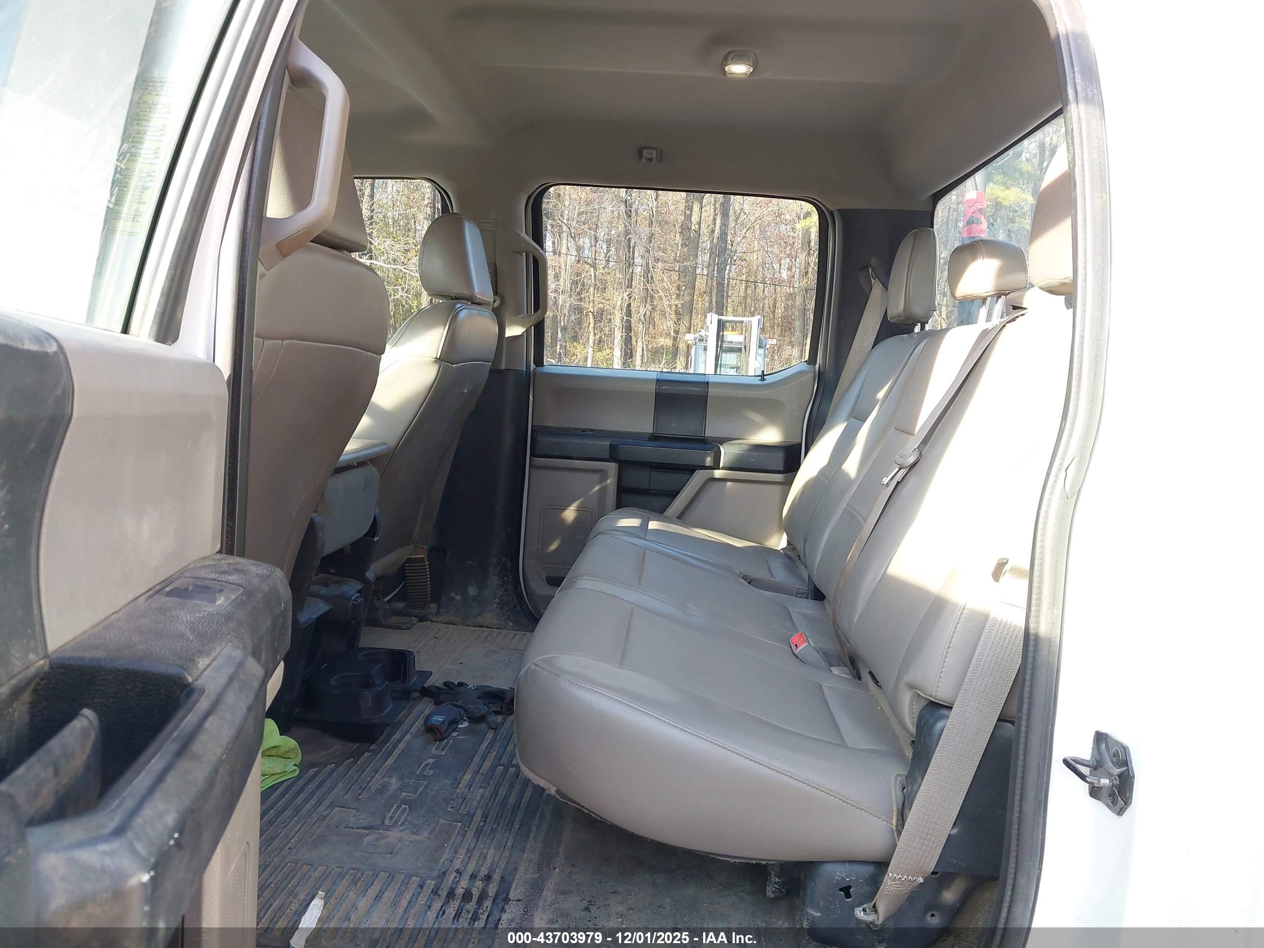 FORD F-350 image 8
