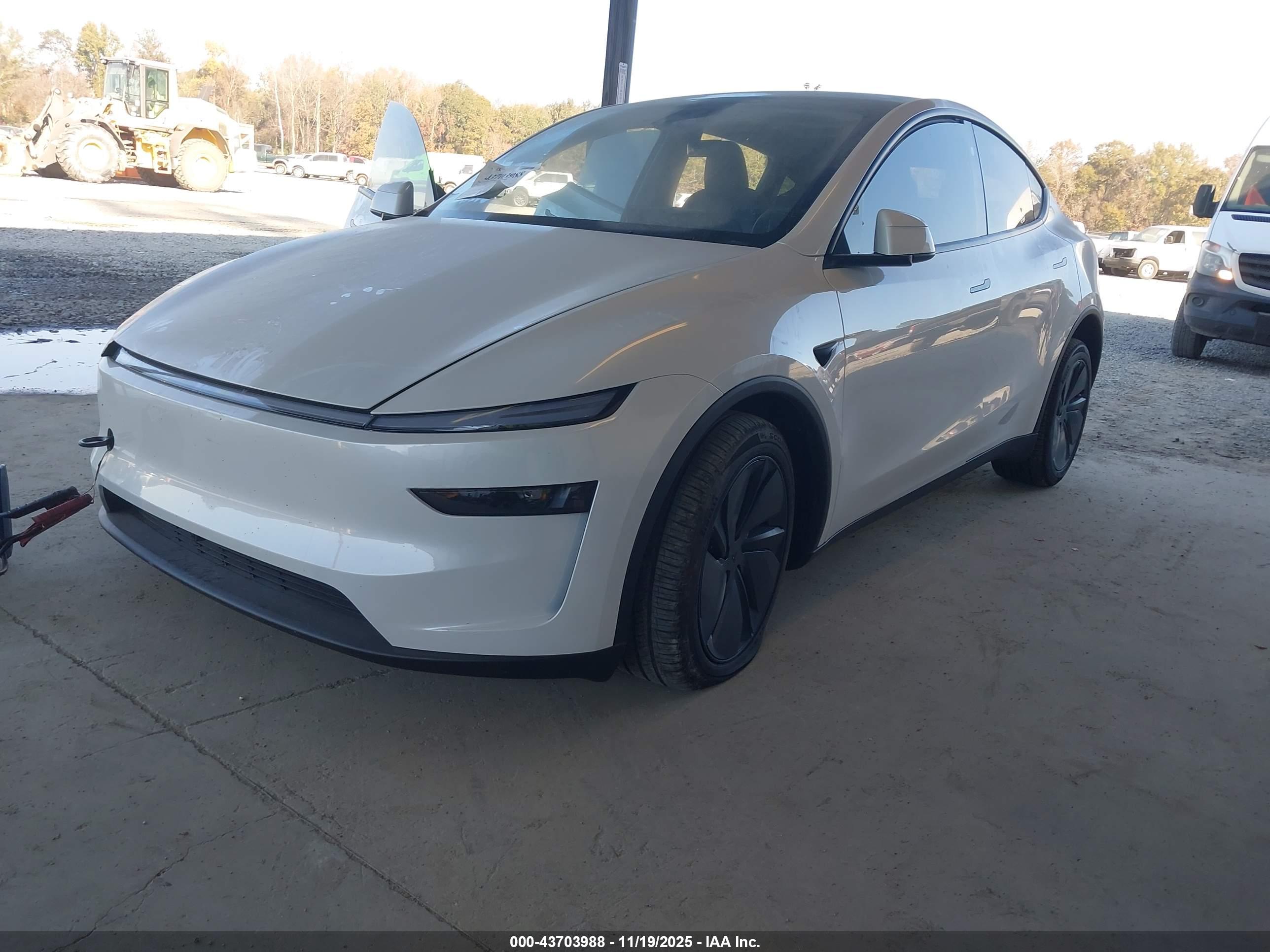 TESLA MODEL image 2