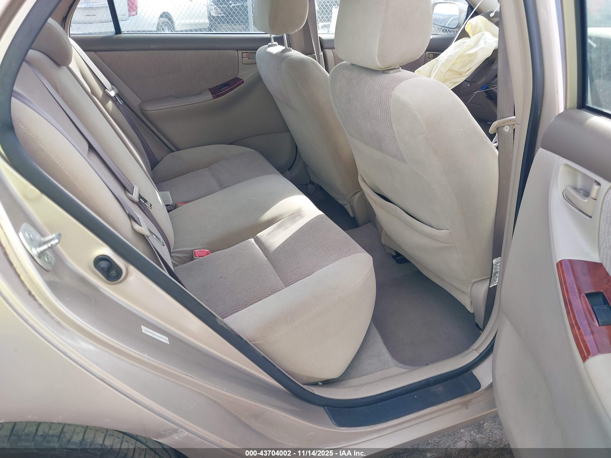 TOYOTA COROLLA image 8