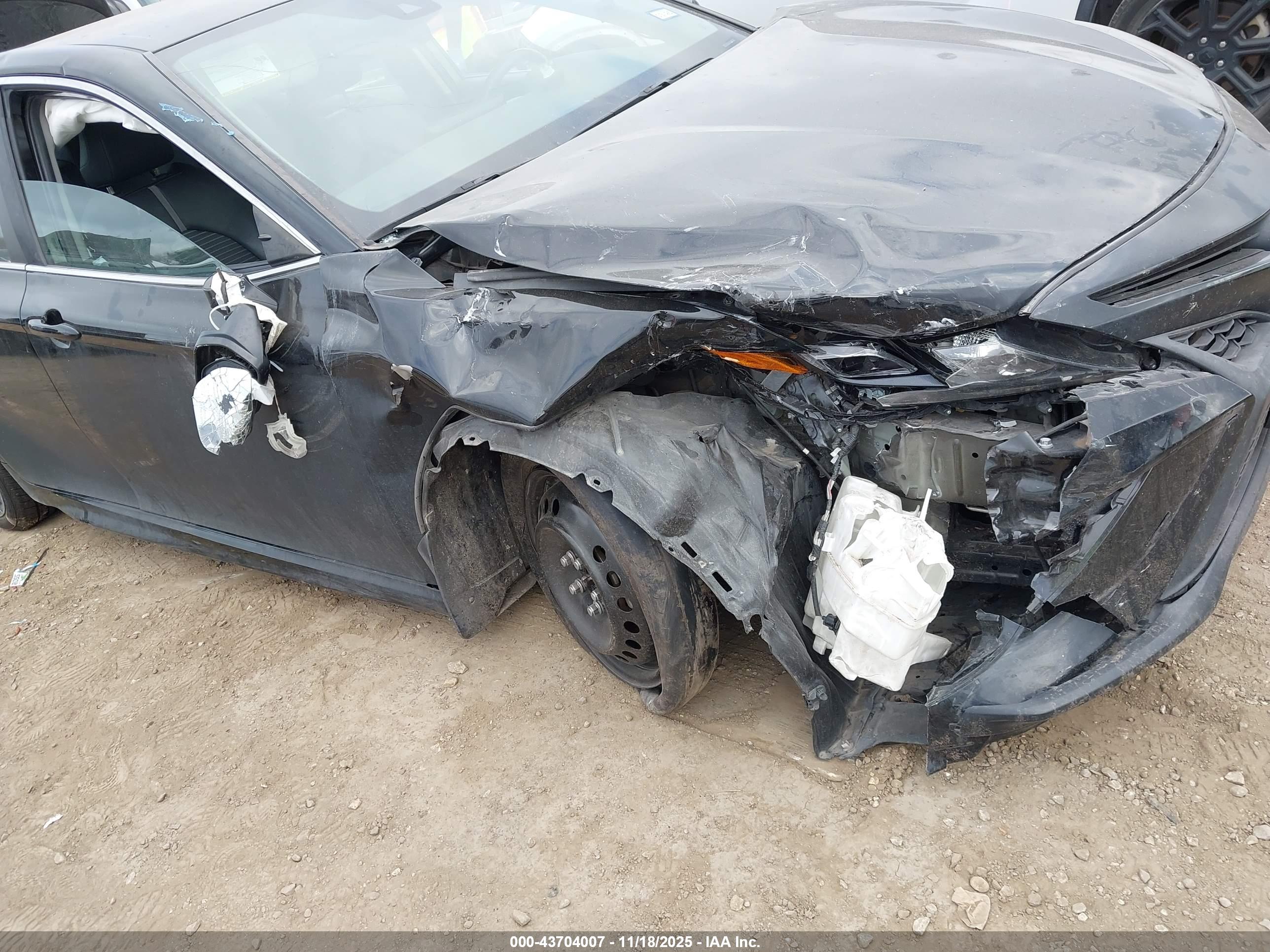 TOYOTA CAMRY image 6