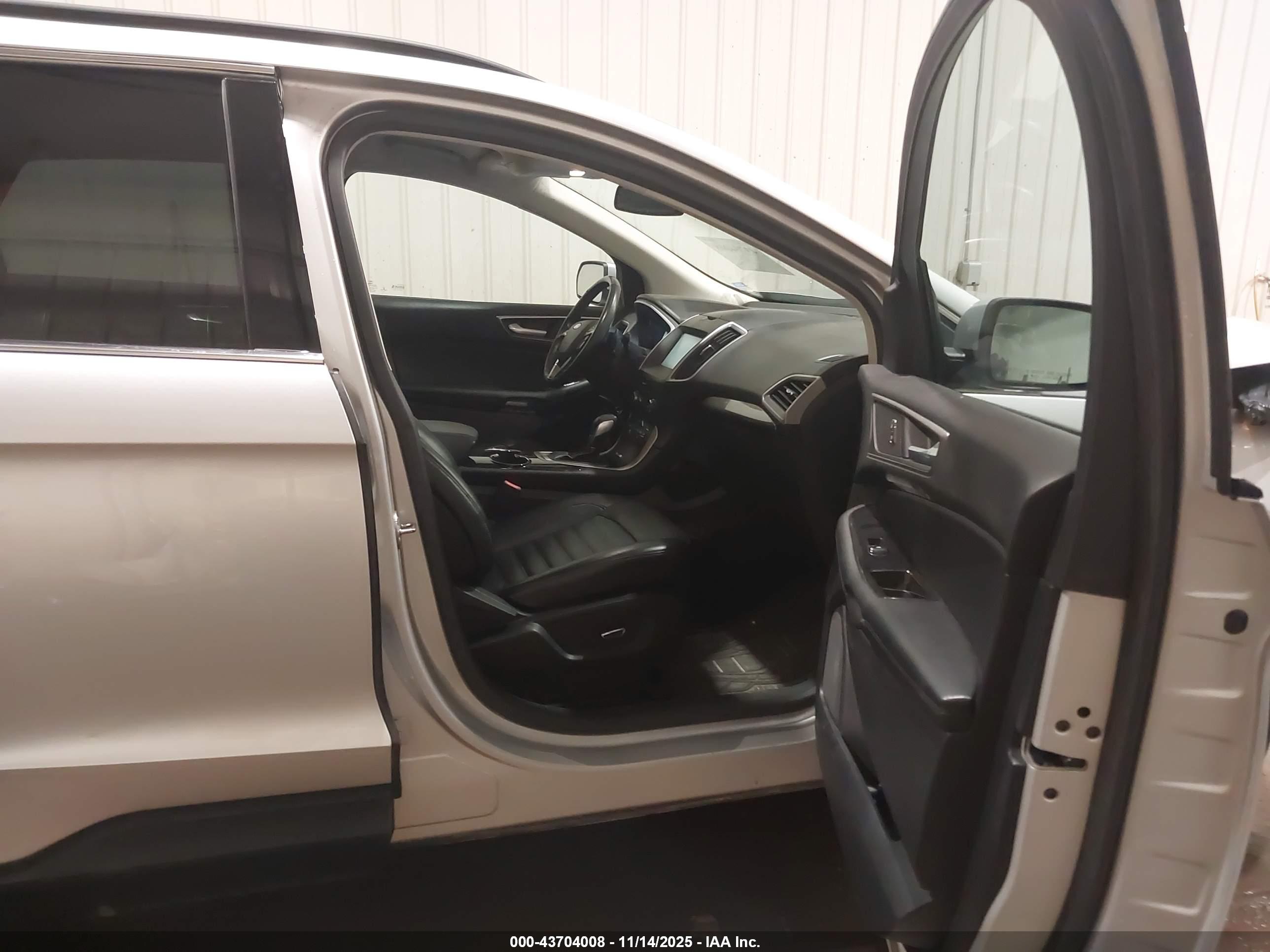 FORD EDGE image 5