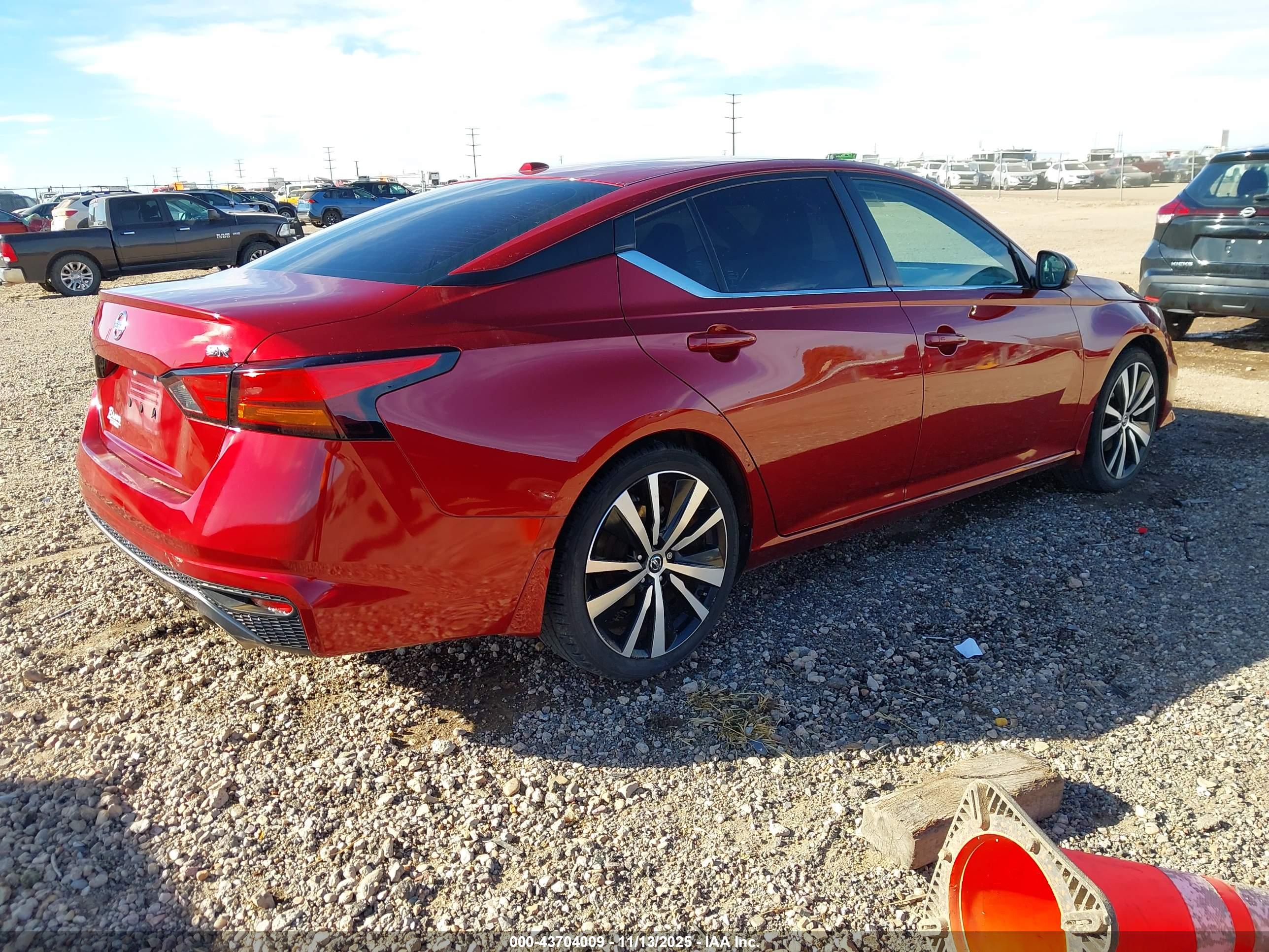 NISSAN ALTIMA image 4