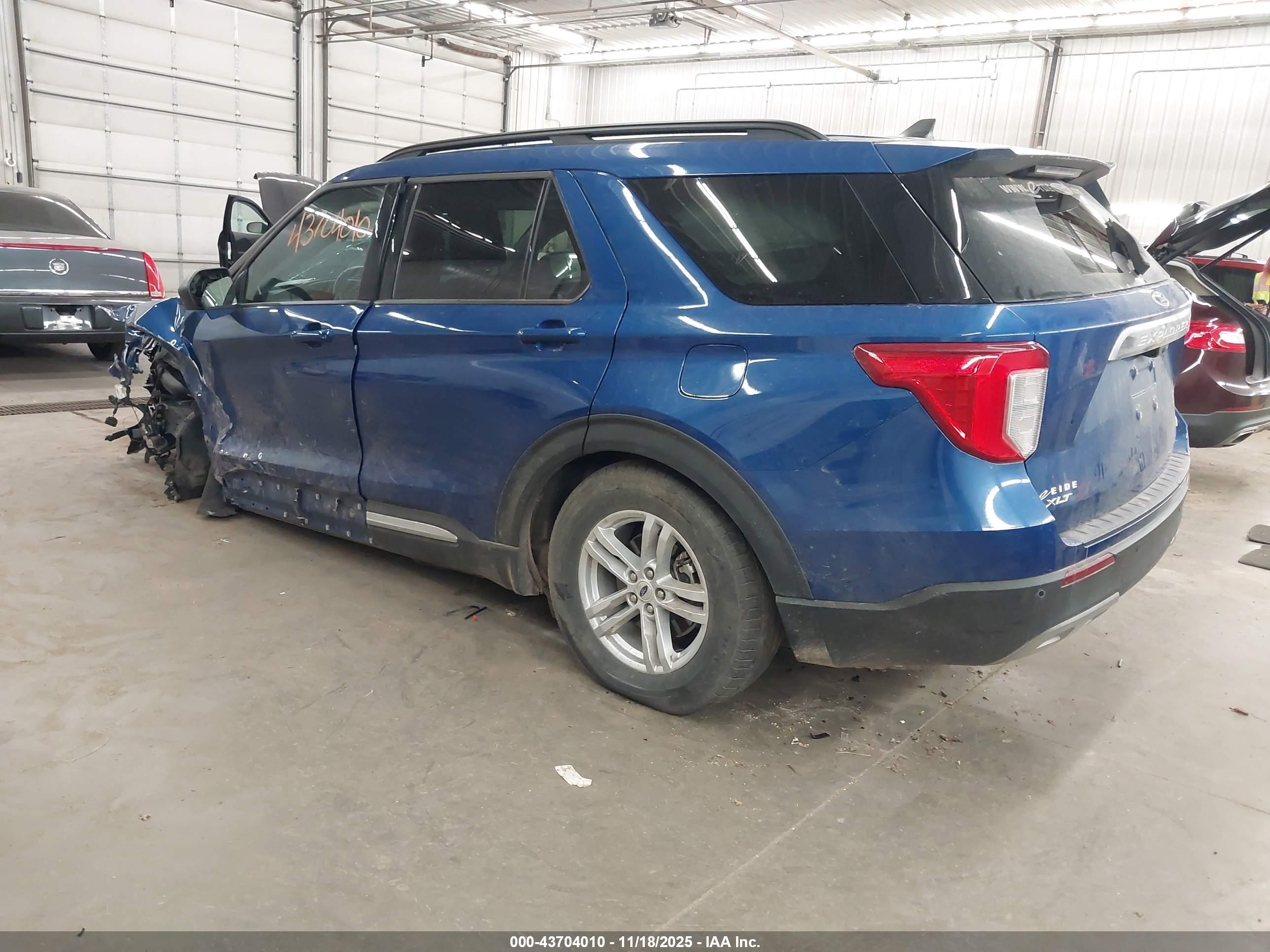 FORD EXPLORER image 3