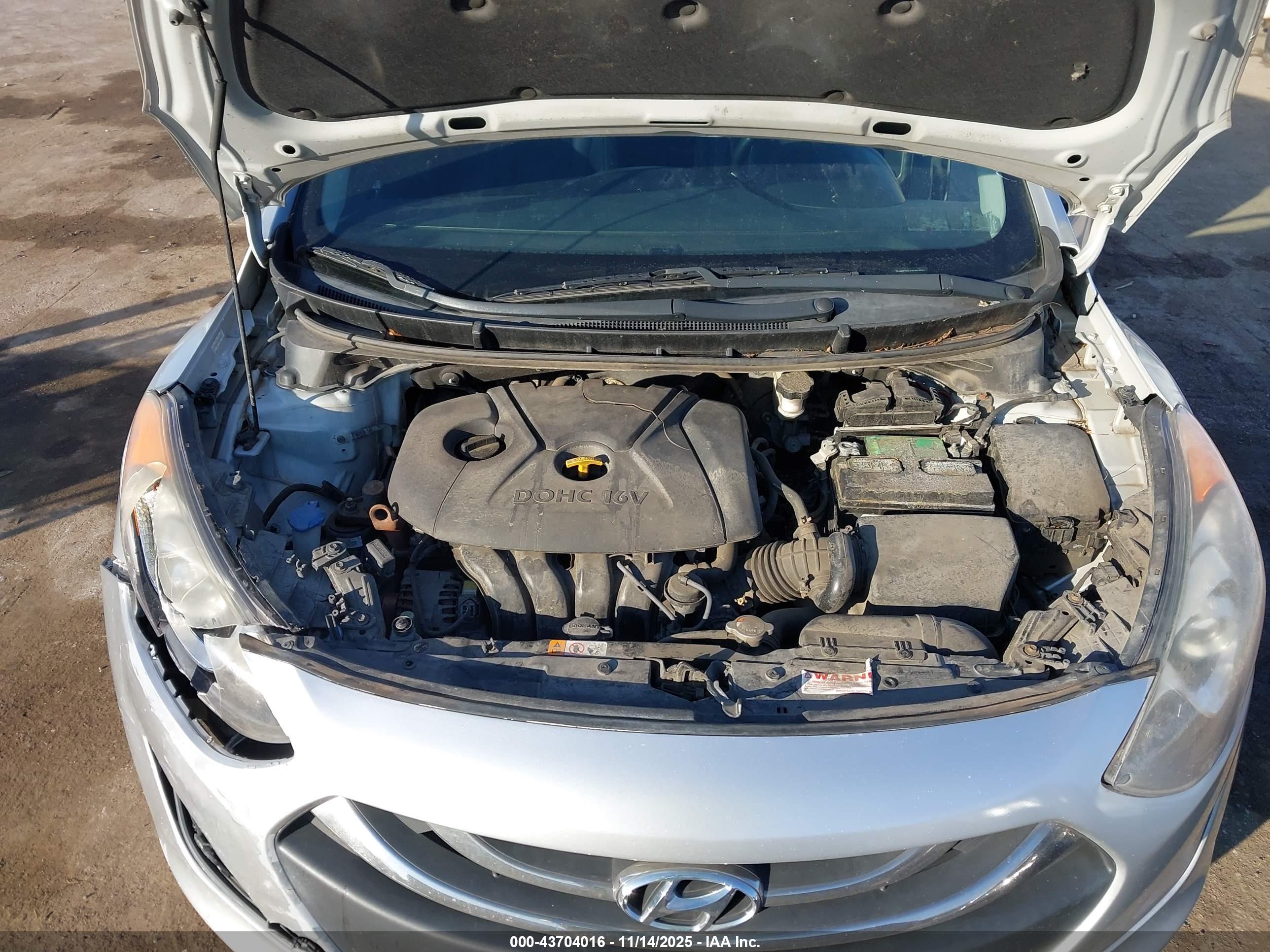 HYUNDAI ELANTRA image 10