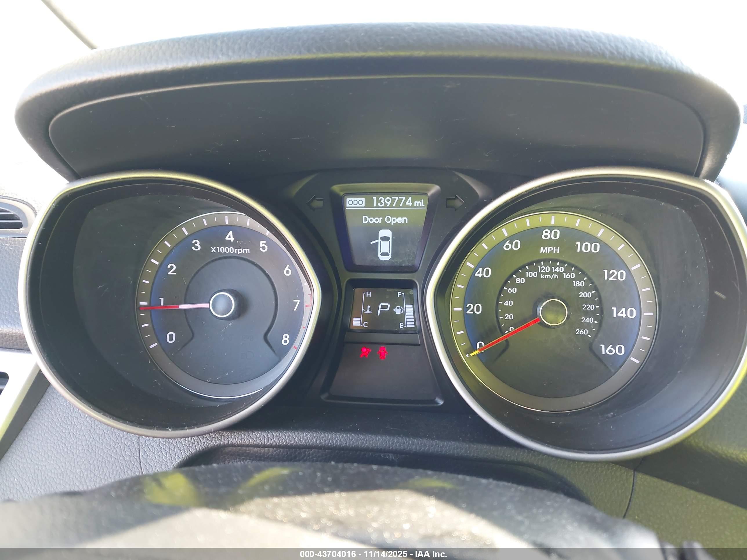 HYUNDAI ELANTRA image 7