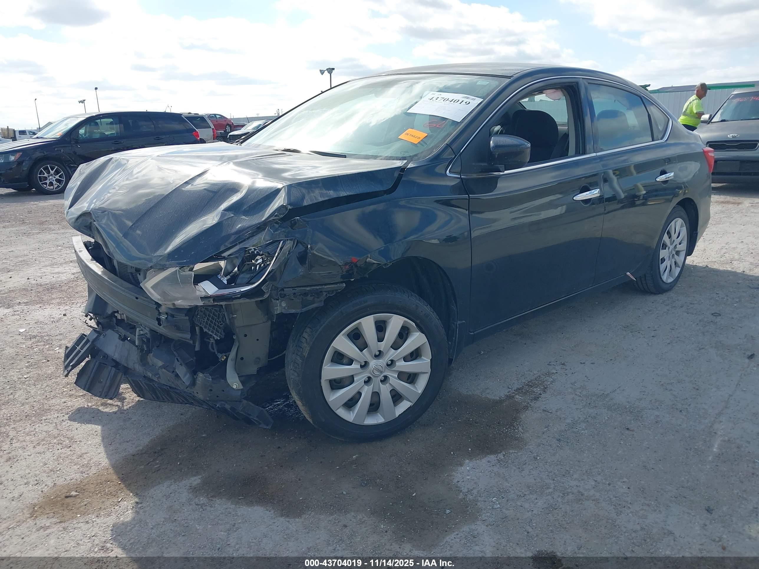 NISSAN SENTRA image 2