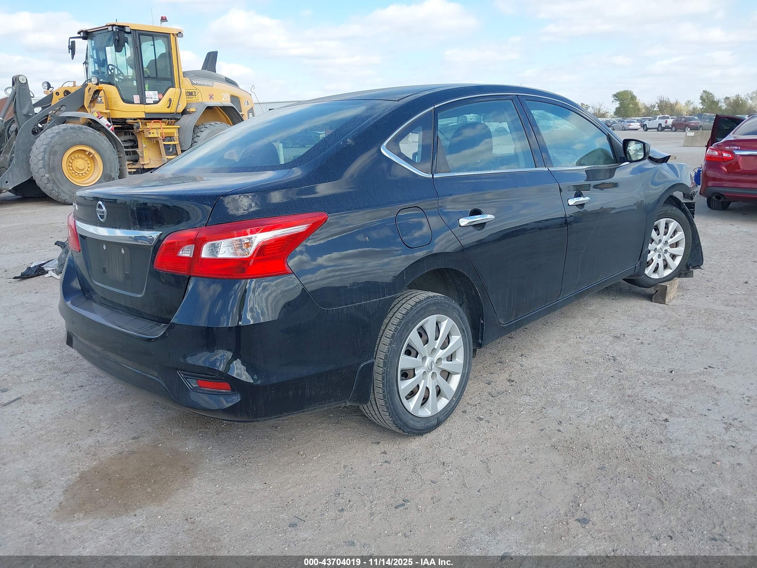 NISSAN SENTRA image 4