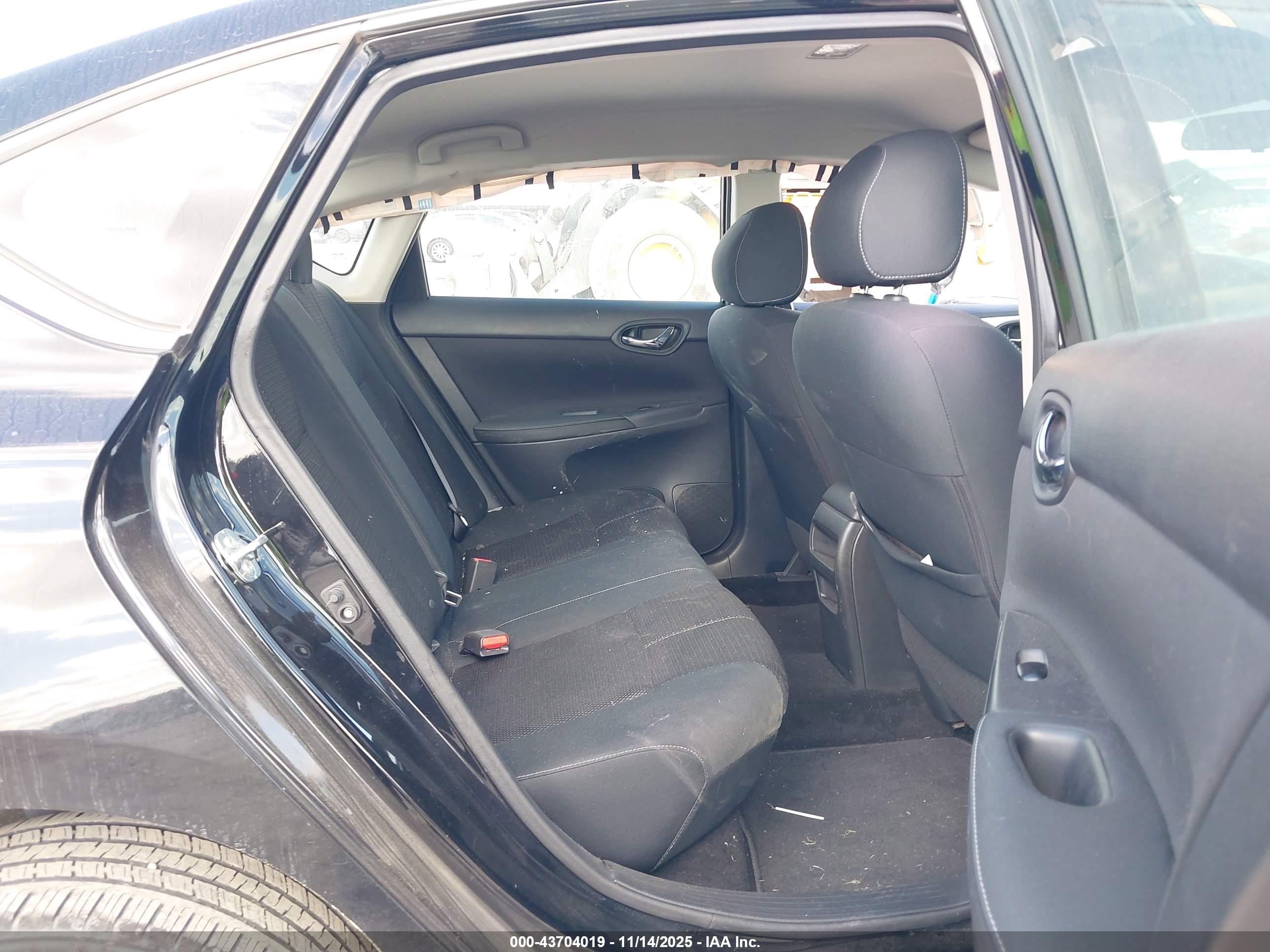NISSAN SENTRA image 8
