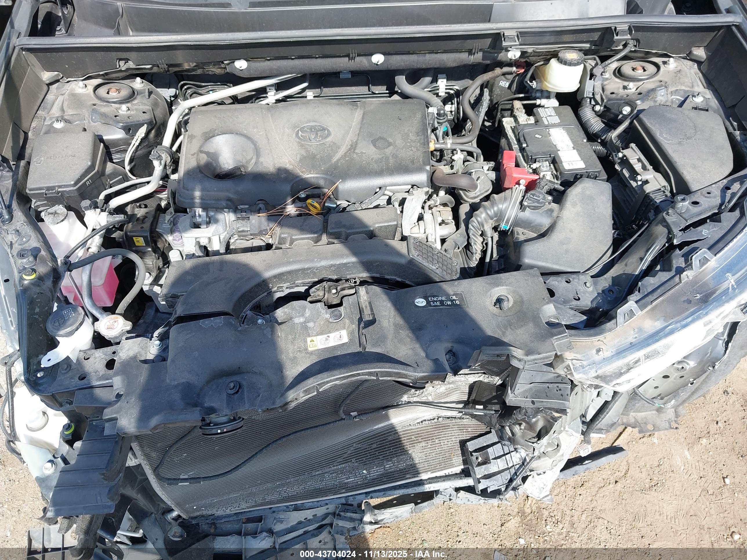 TOYOTA RAV4 image 10