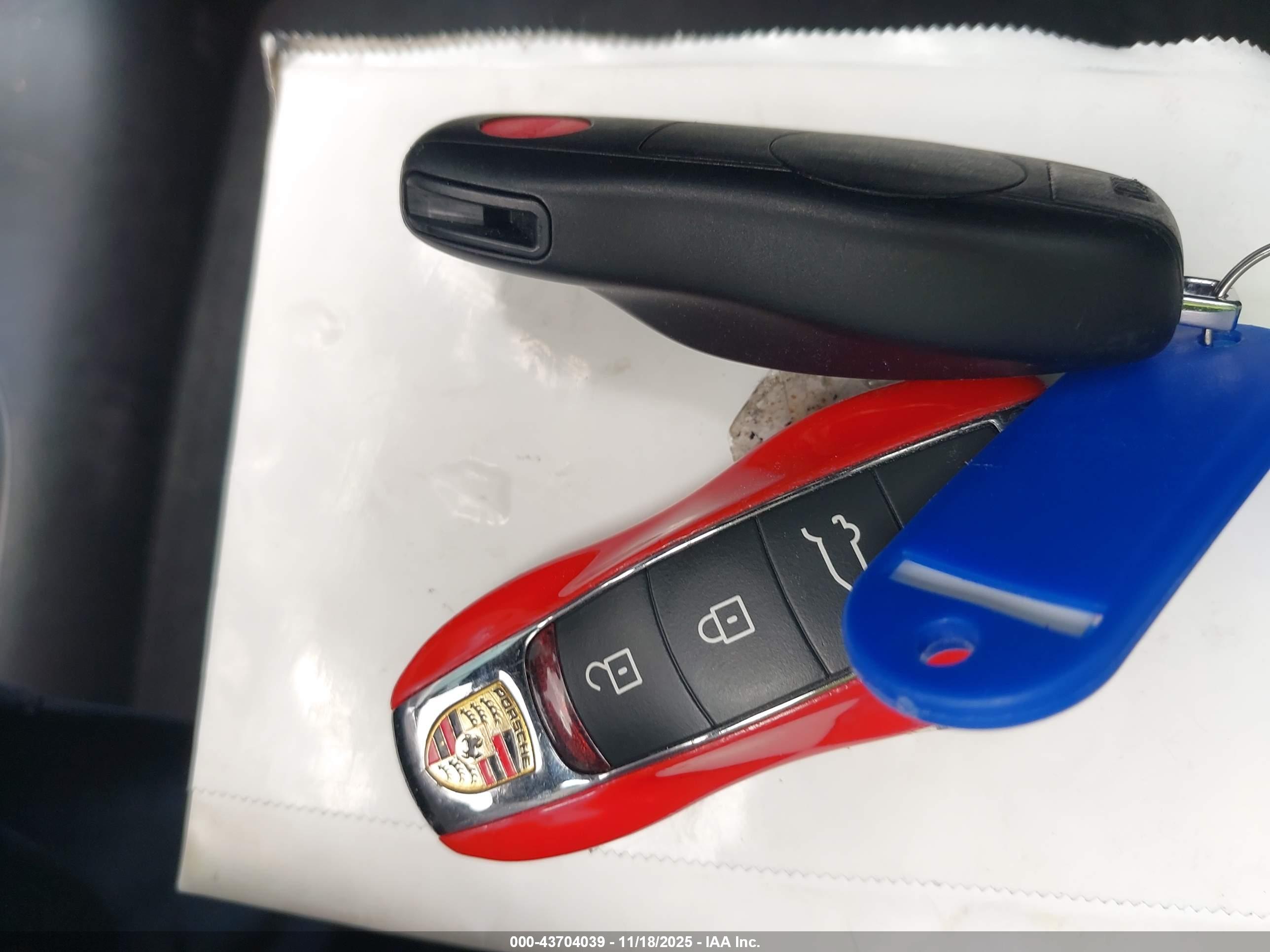 PORSCHE MACAN image 11