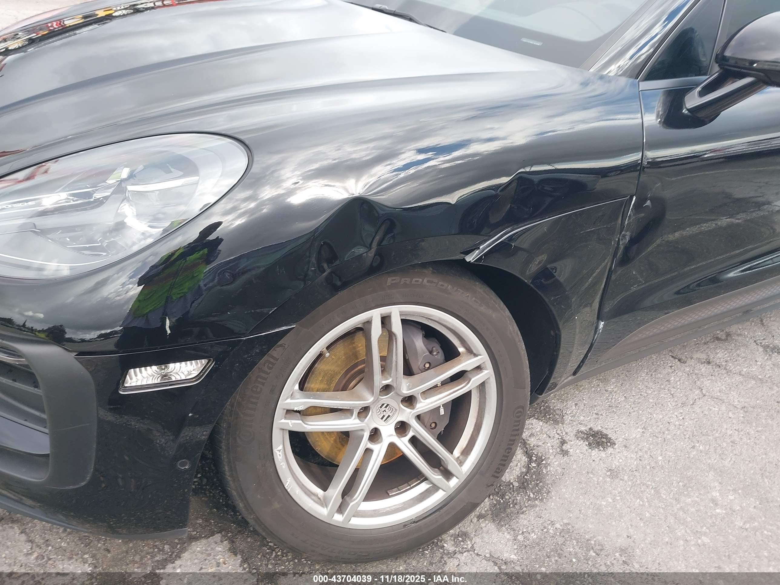 PORSCHE MACAN image 6