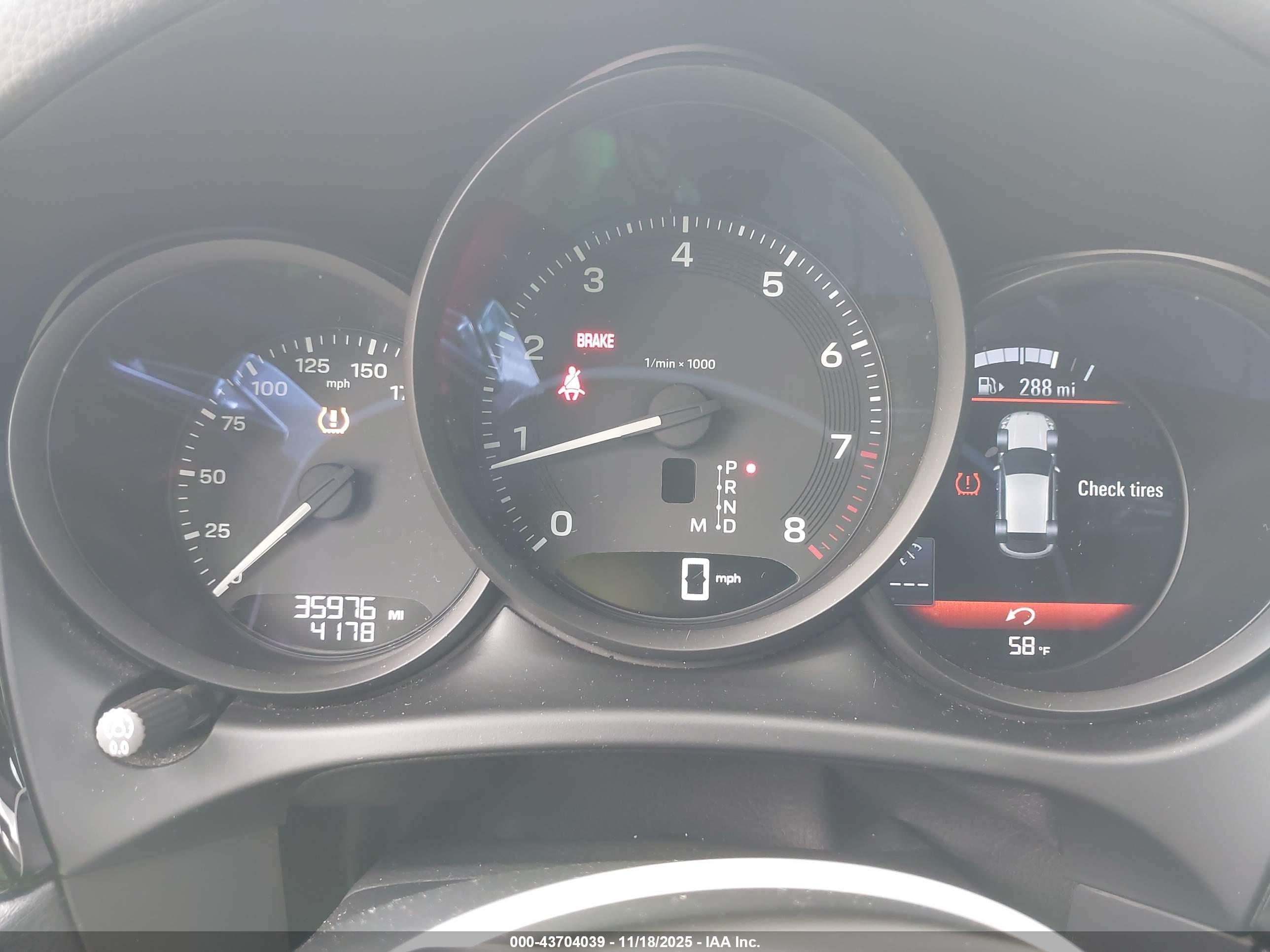 PORSCHE MACAN image 7