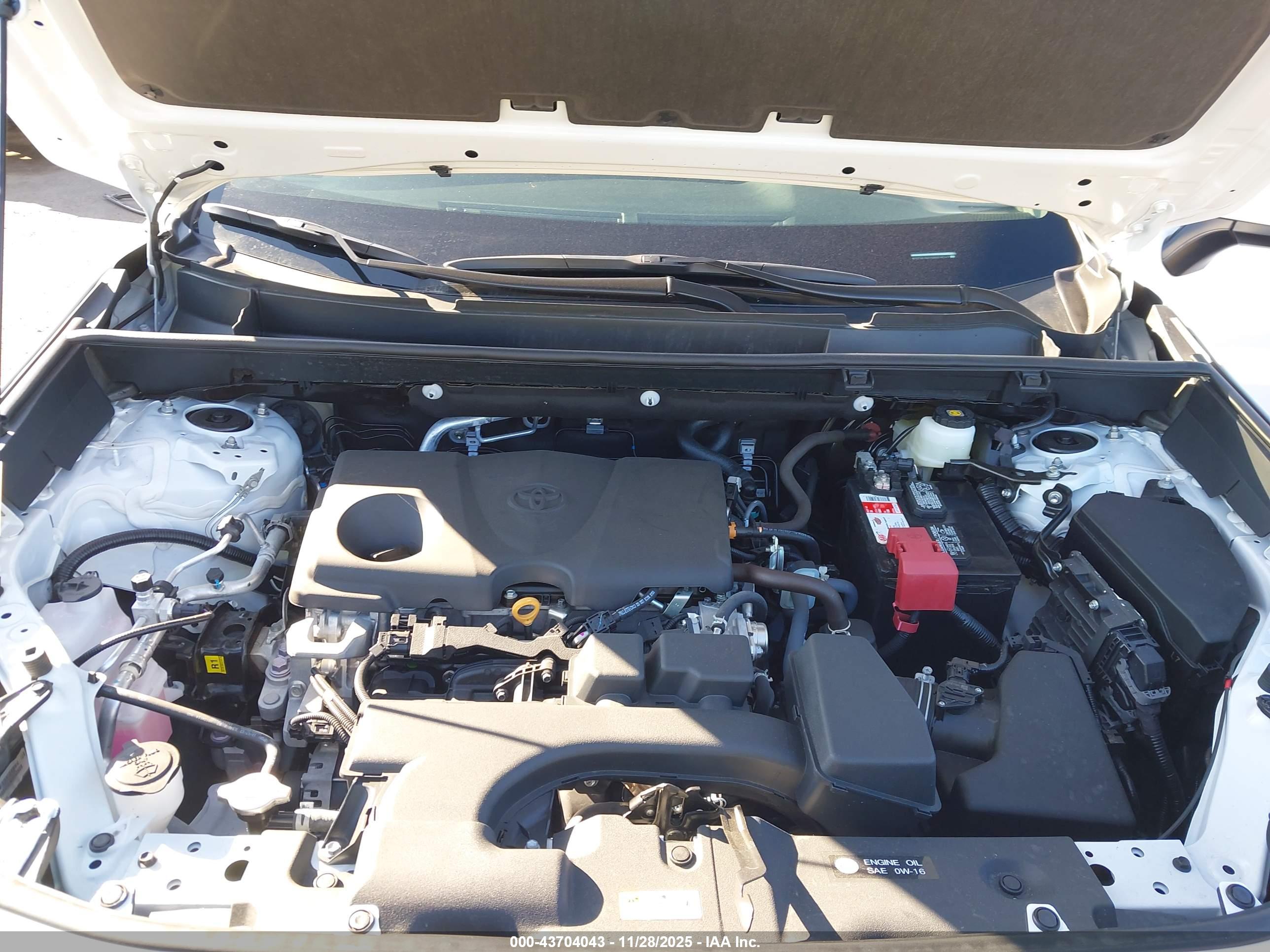 TOYOTA RAV4 image 10