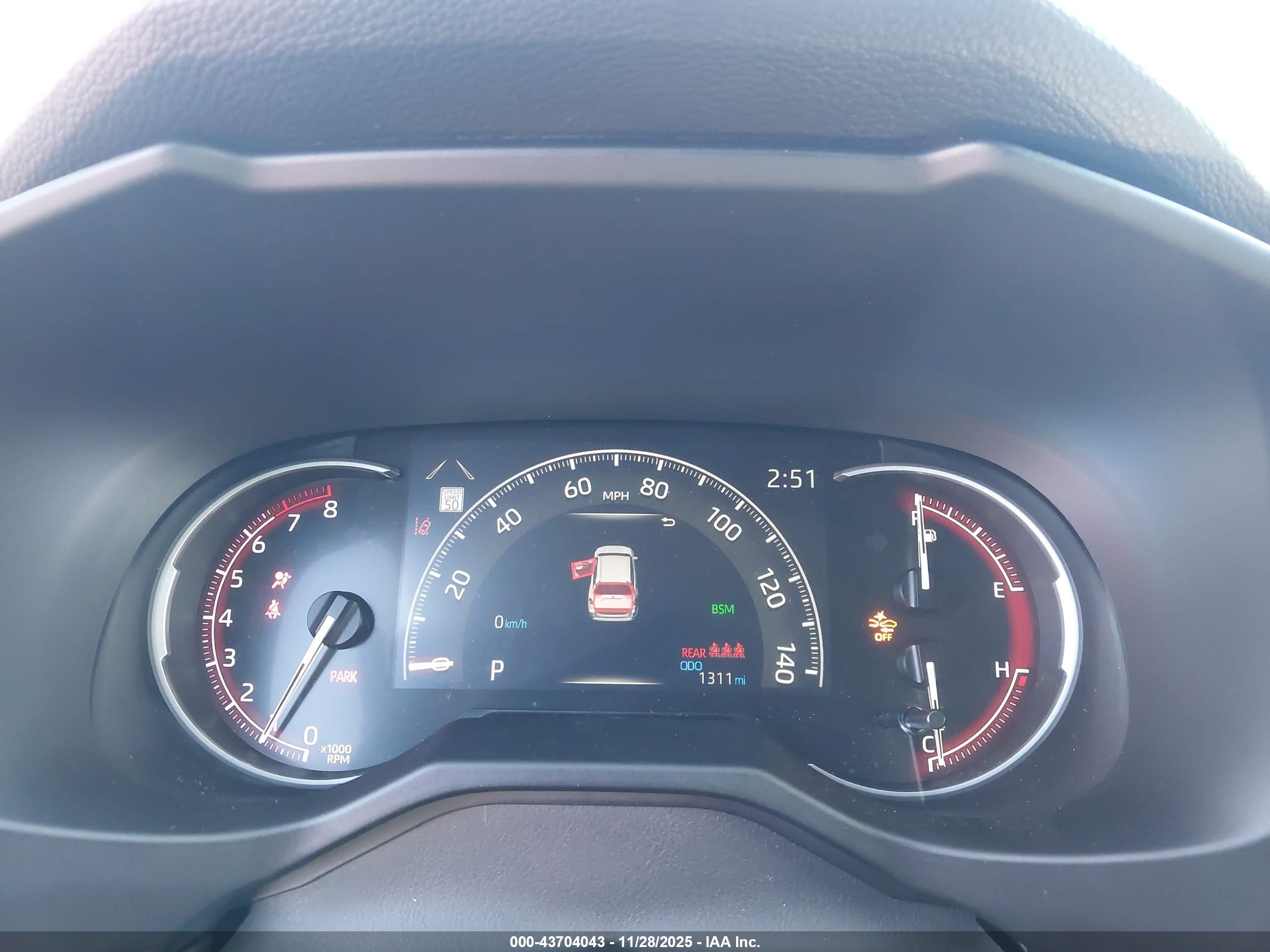 TOYOTA RAV4 image 7