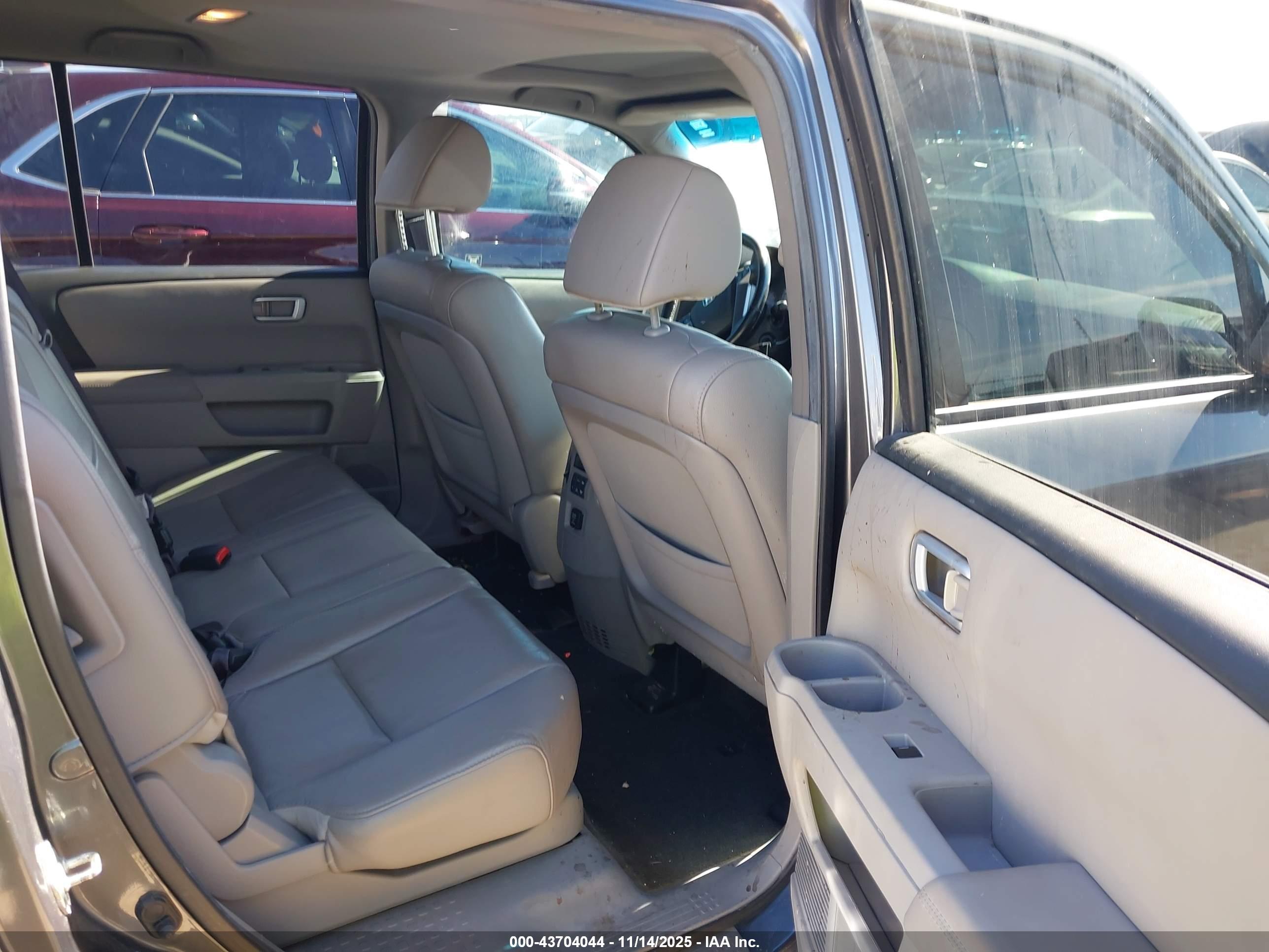 HONDA PILOT image 8