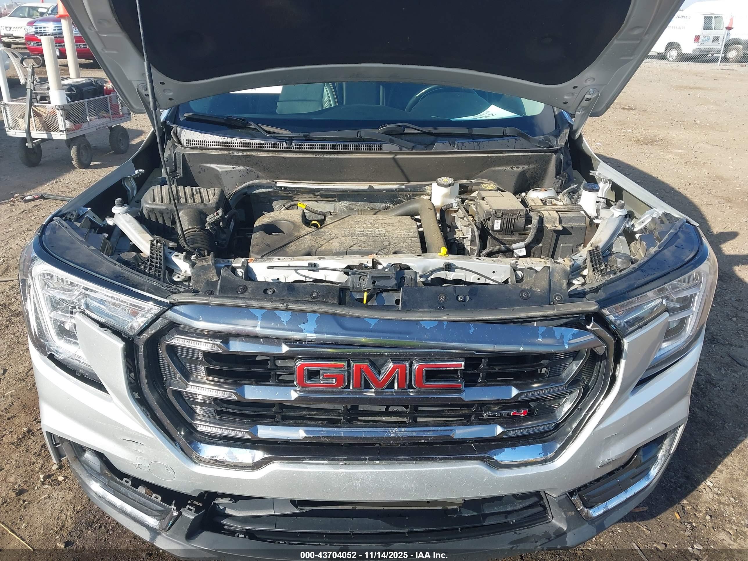 GMC TERRAIN image 10