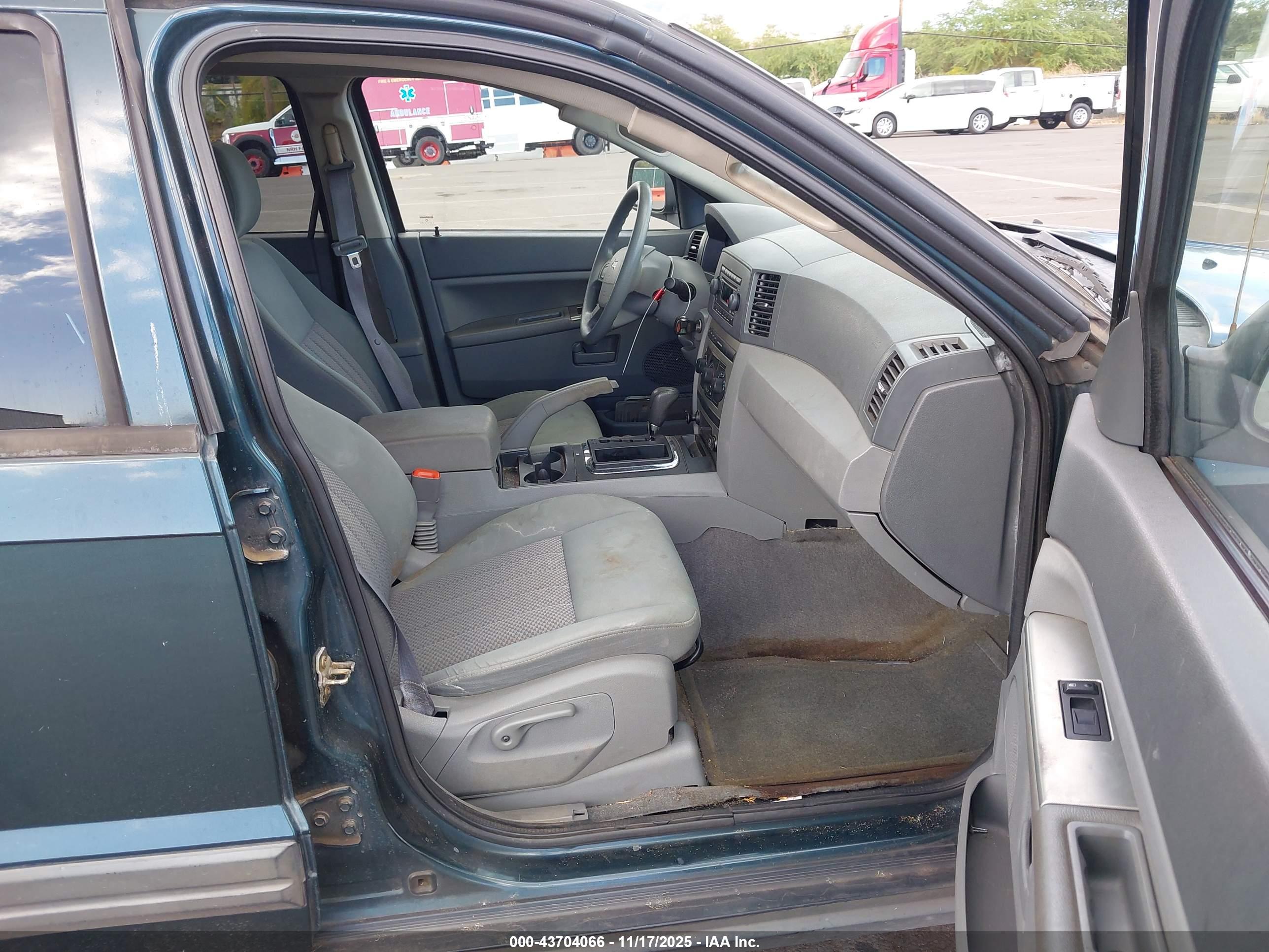JEEP GRAND image 5