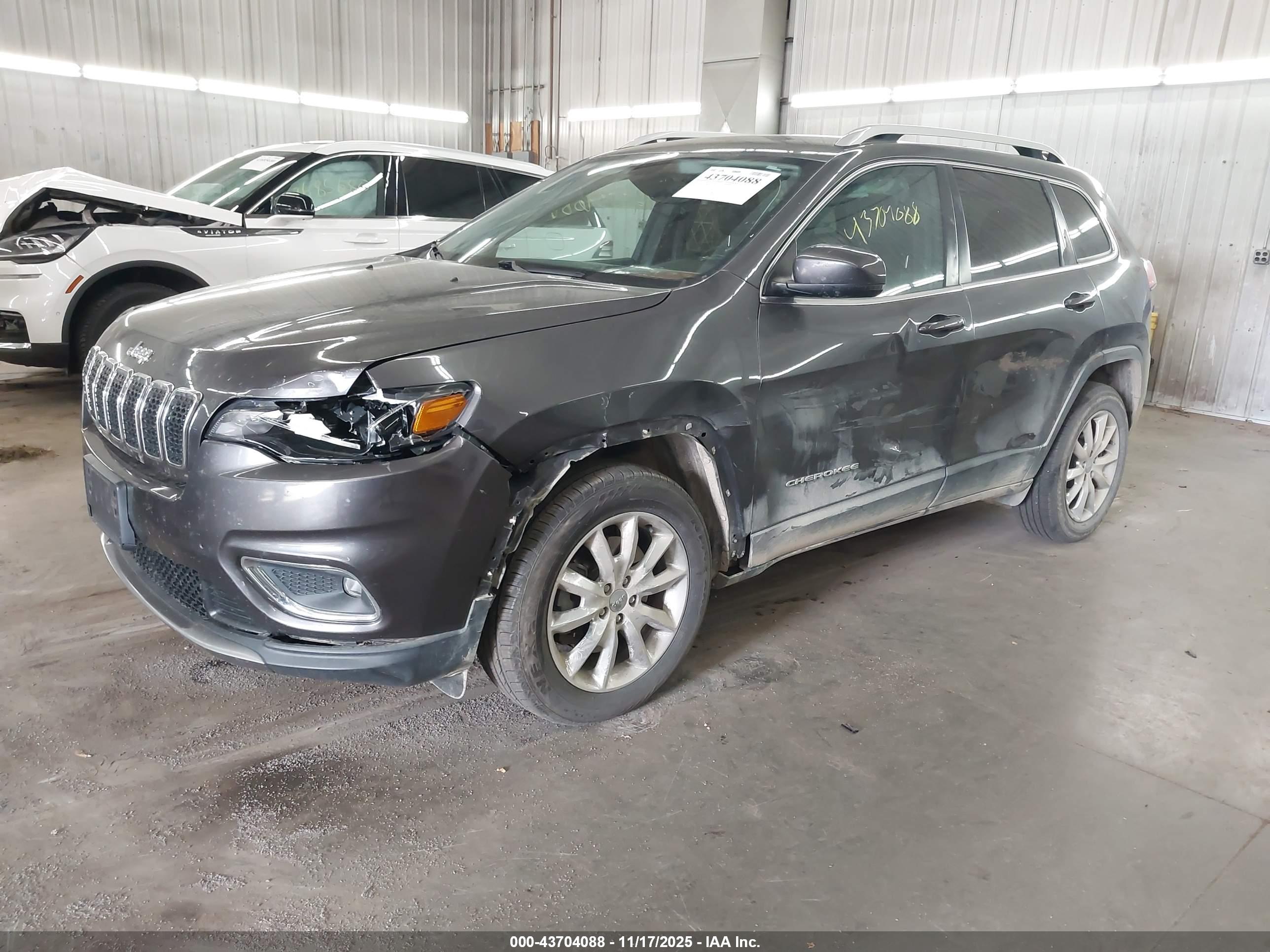 JEEP CHEROKEE image 2
