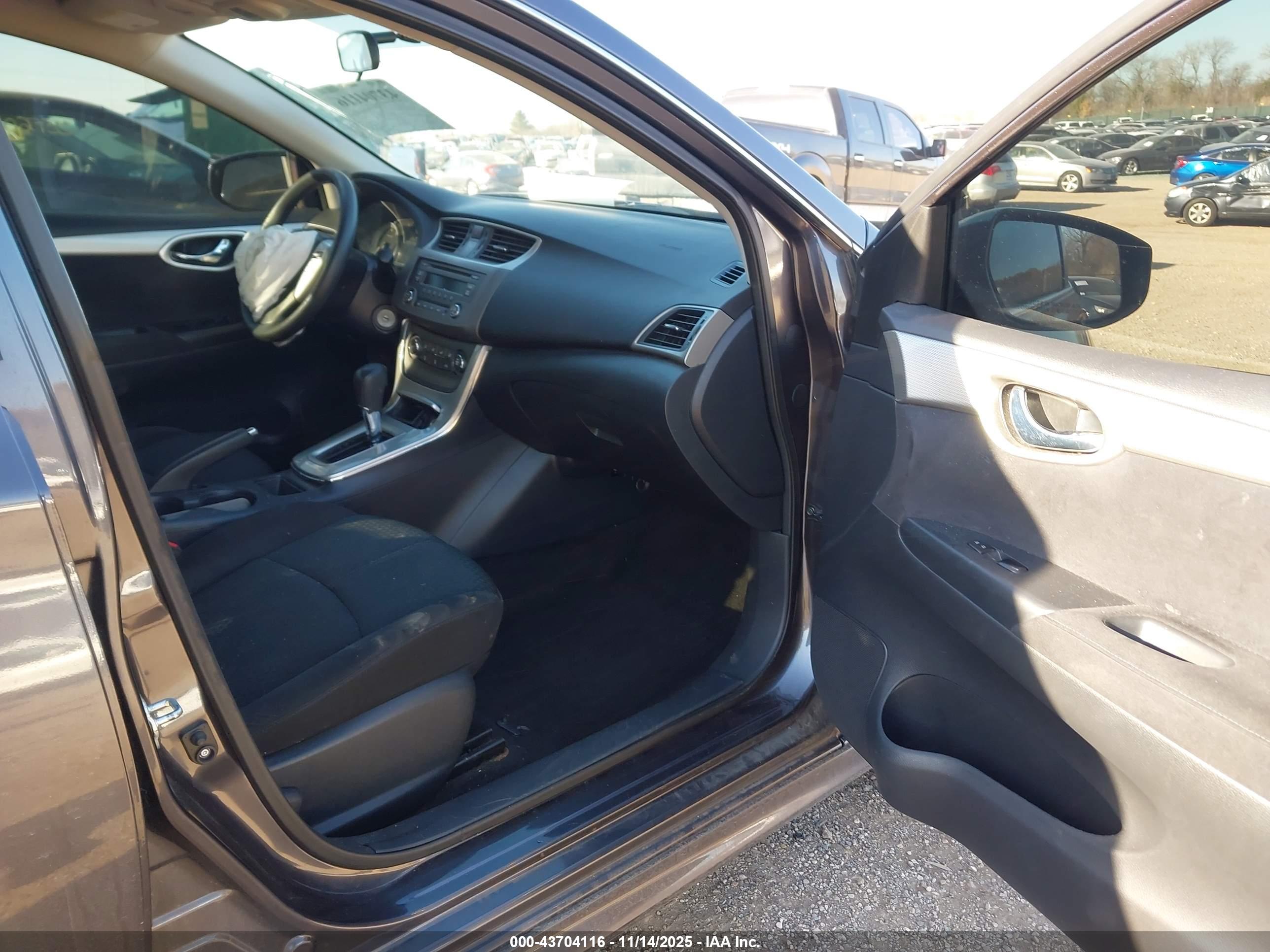 NISSAN SENTRA image 5
